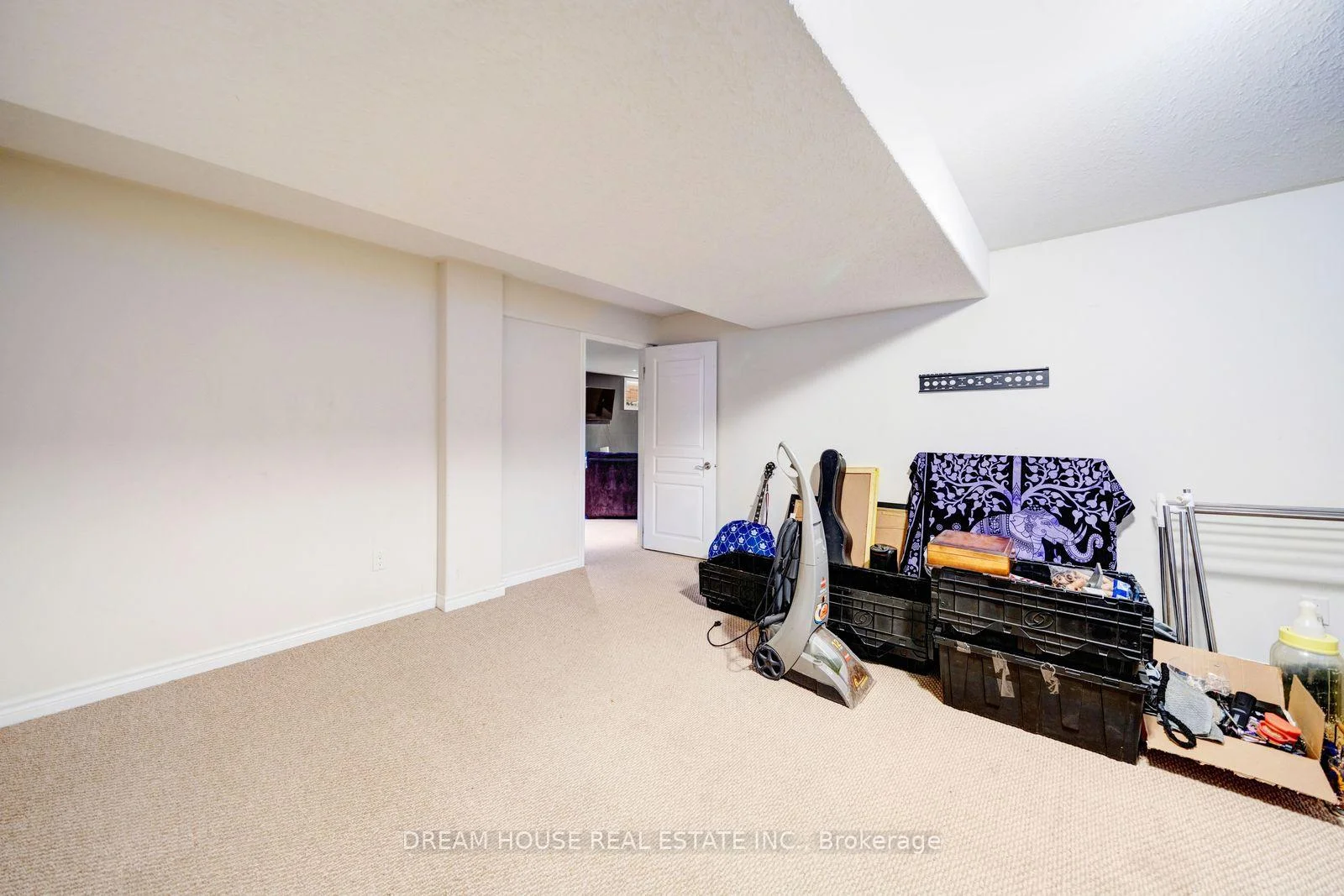 Photo 67 of 186 Fenning Drive, Clarington, Courtice — HOMEH
