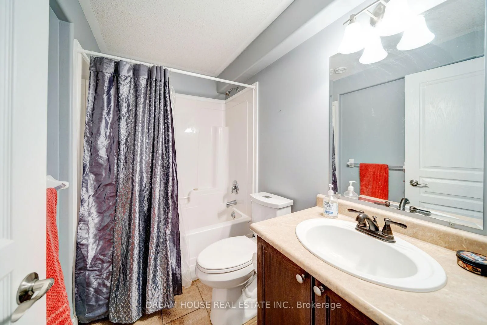 Photo 75 of 186 Fenning Drive, Clarington, Courtice — HOMEH