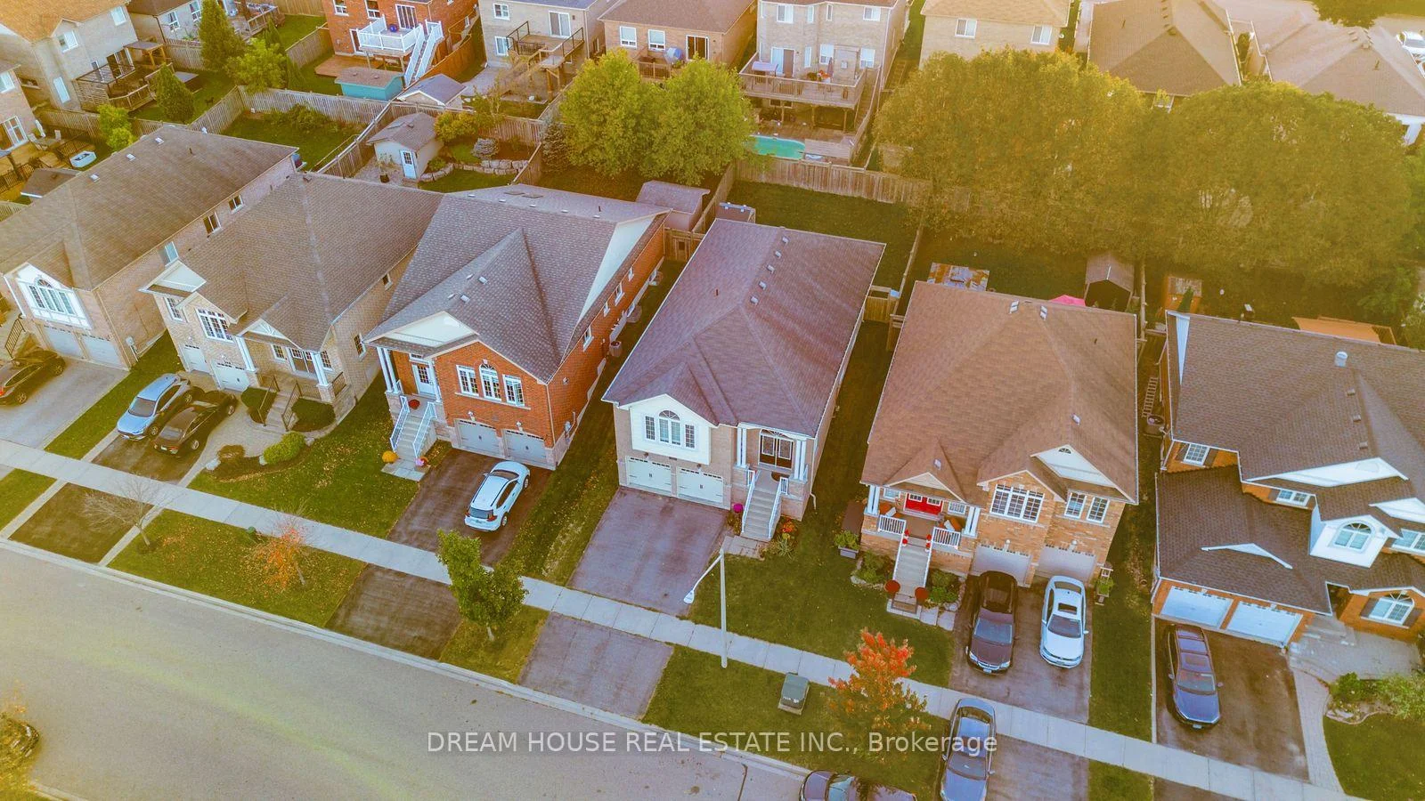 Photo 85 of 186 Fenning Drive, Clarington, Courtice — HOMEH