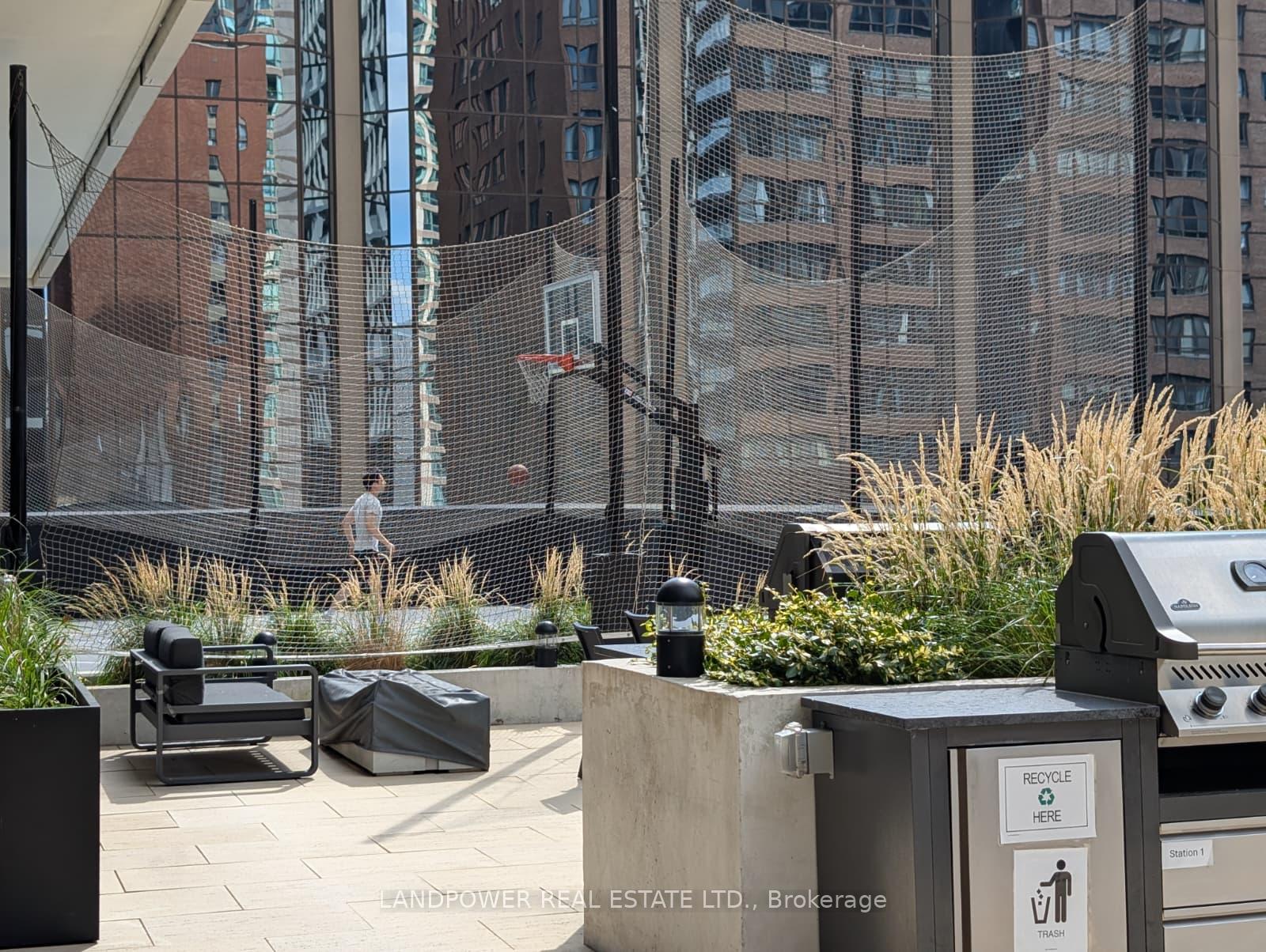Photo 5 of Unit 1918, 20 Edward Street, Toronto, Bay Street Corridor — HOMEH