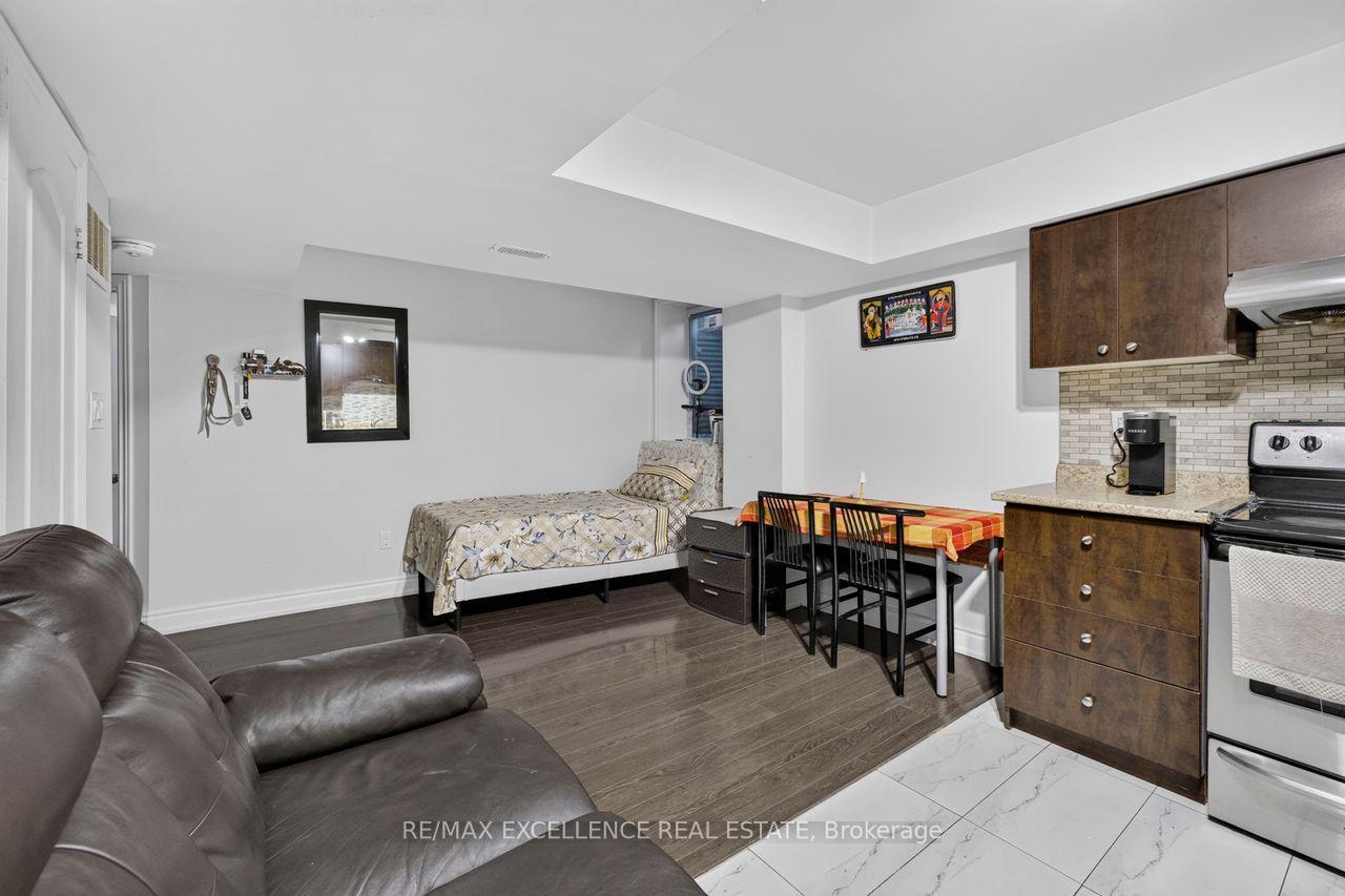 Photo 33 of 451 Brisdale Drive, Brampton, Northwest Brampton — HOMEH