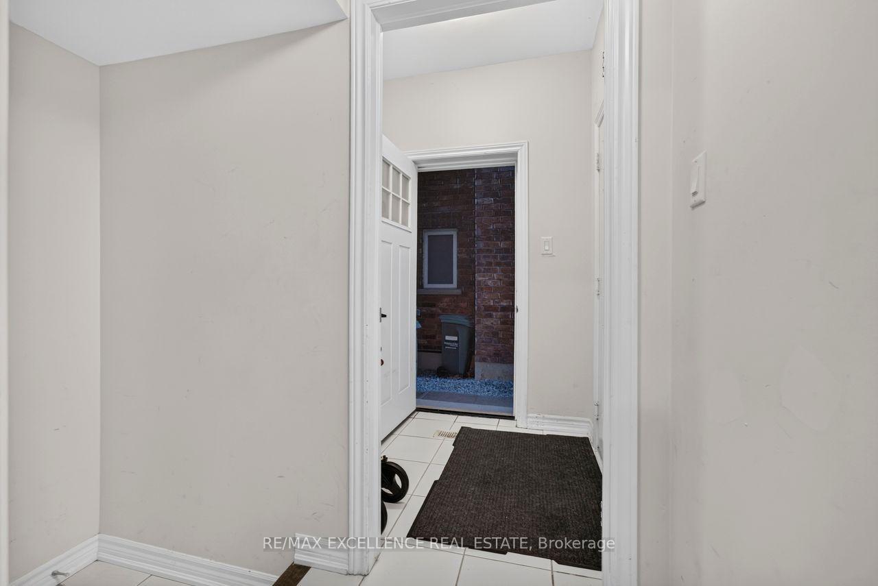 Photo 36 of 451 Brisdale Drive, Brampton, Northwest Brampton — HOMEH