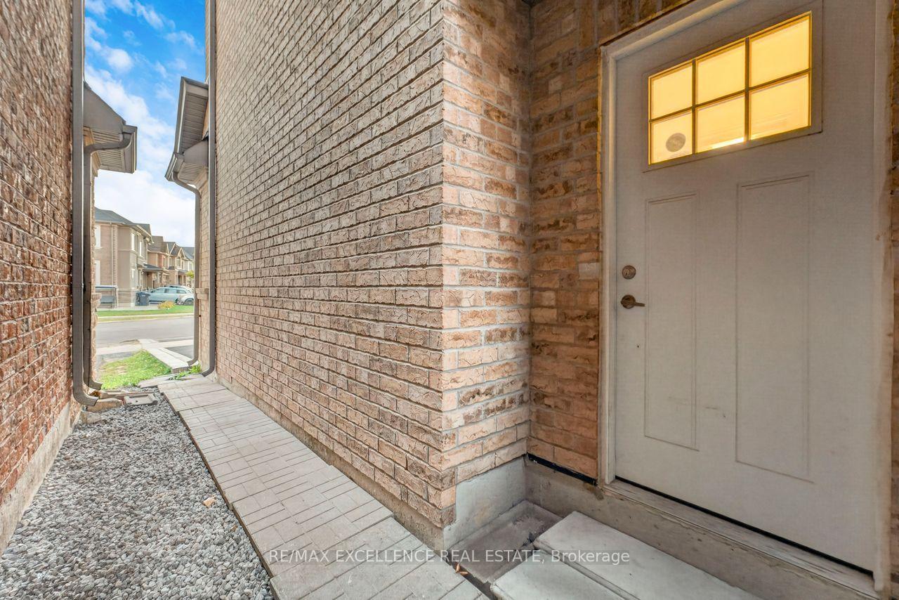 Photo 37 of 451 Brisdale Drive, Brampton, Northwest Brampton — HOMEH