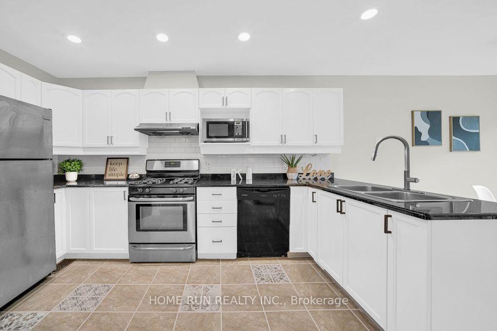 Photo 13 of 14 Spur Avenue, Ottawa, Kanata - Bridlewood — HOMEH