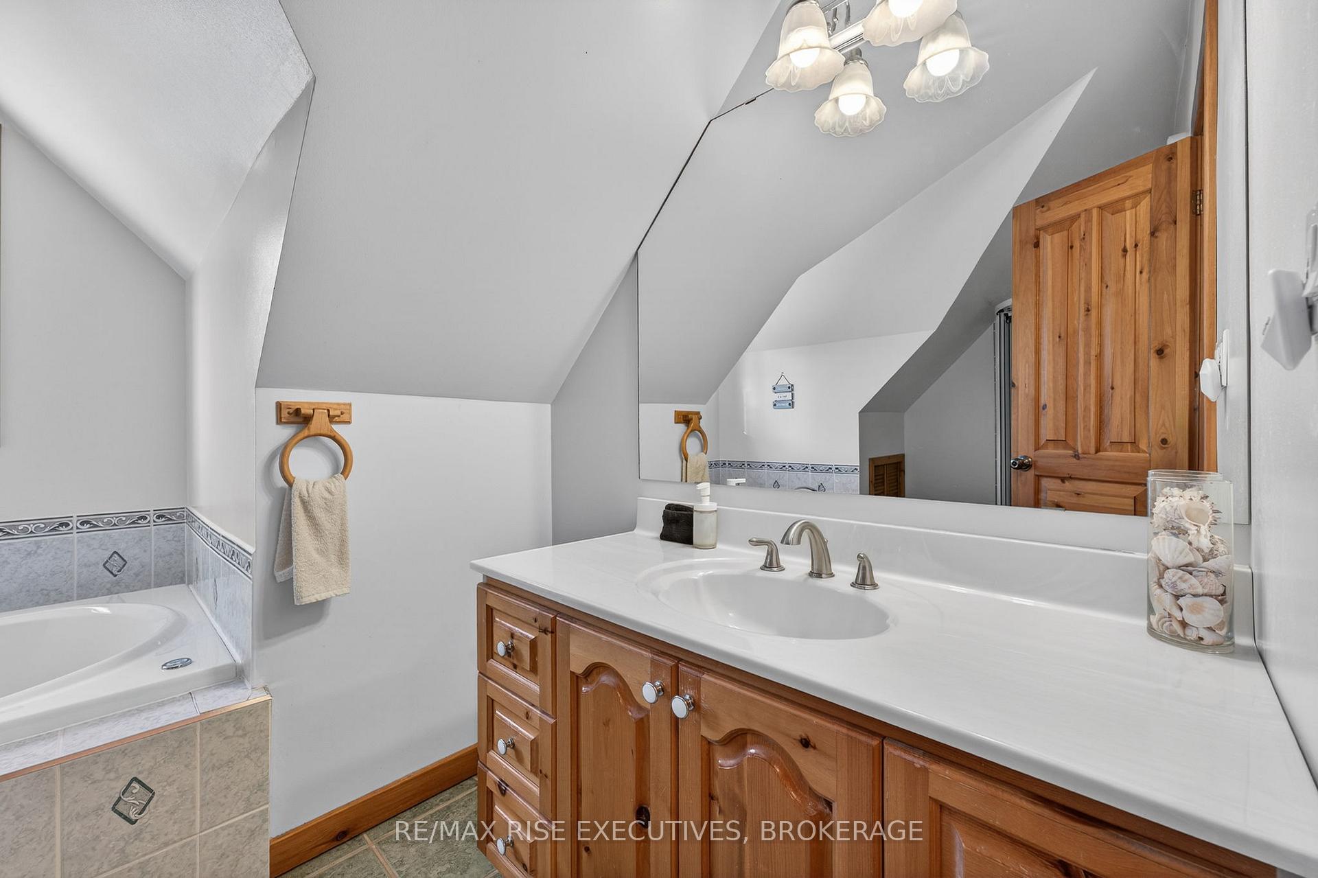 Photo 26 of 1093B Two Loon Lane, Frontenac, Frontenac Centre — HOMEH