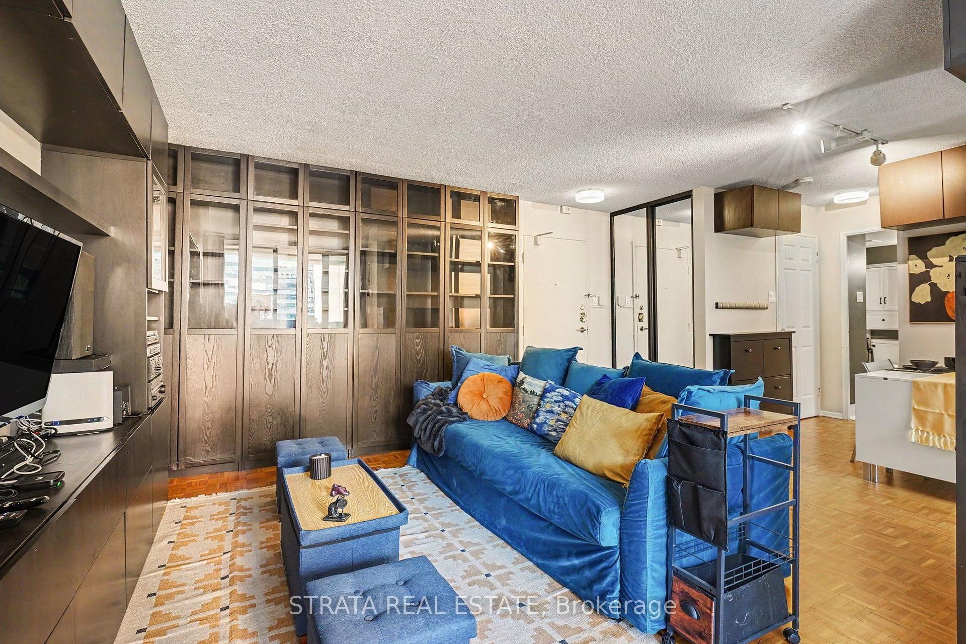 Photo 3 of Unit 607, 105 Mccaul Street, Toronto, Kensington-Chinatown — HOMEH