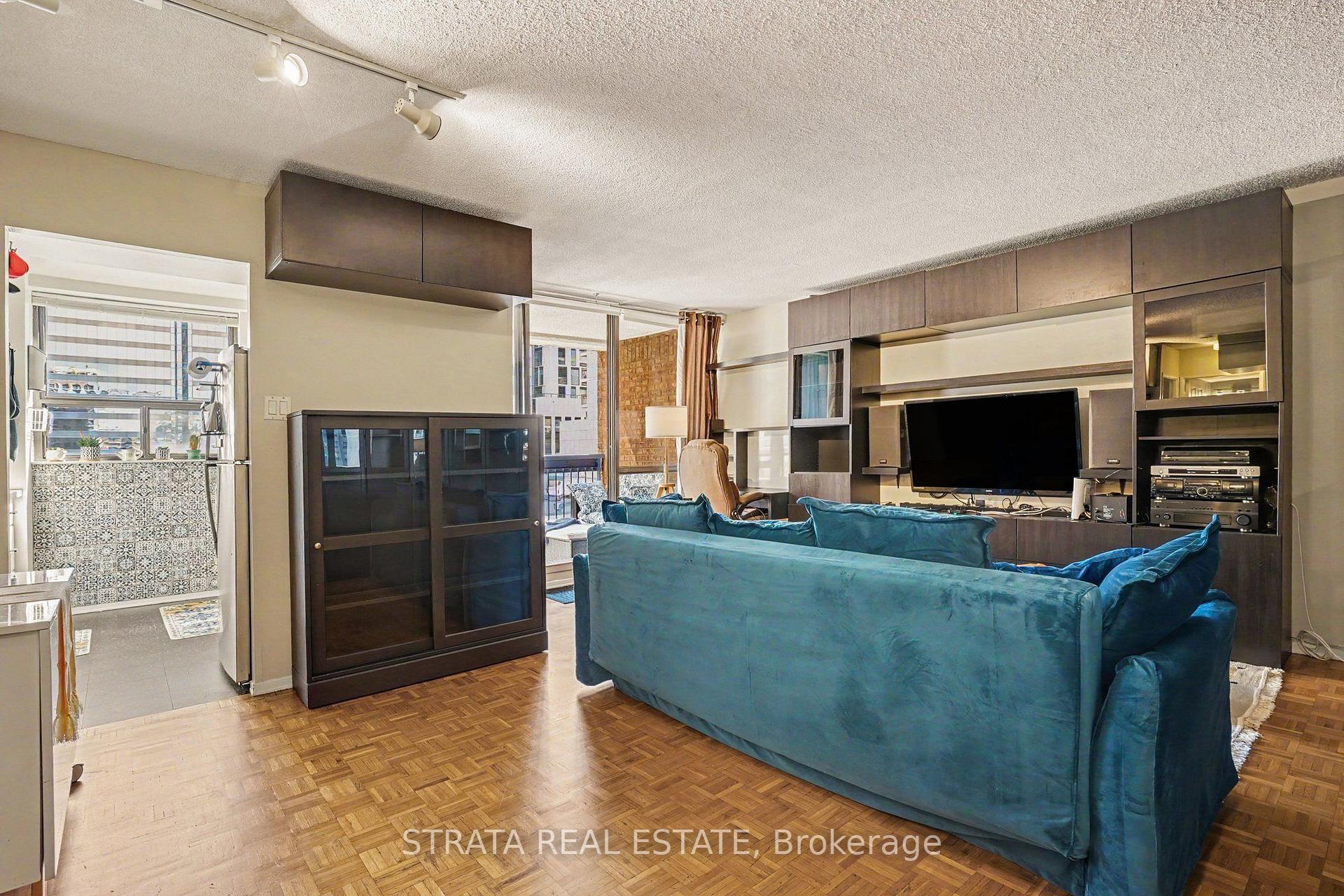 Photo 8 of Unit 607, 105 Mccaul Street, Toronto, Kensington-Chinatown — HOMEH