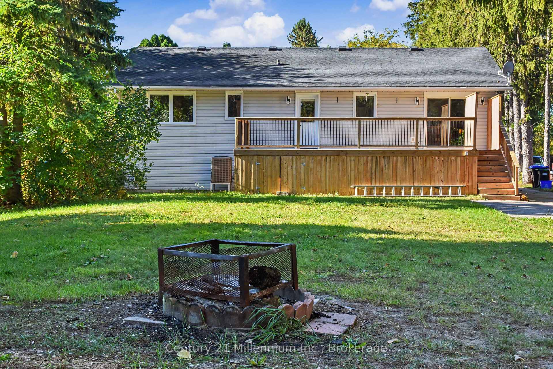 Photo 4 of 290 Warrington Road, Clearview, Stayner — HOMEH