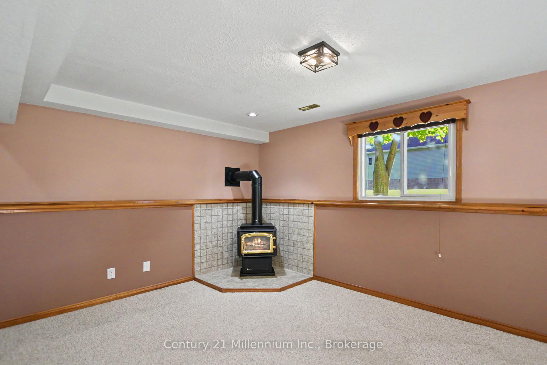 Photo 37 of 290 Warrington Road, Clearview, Stayner — HOMEH