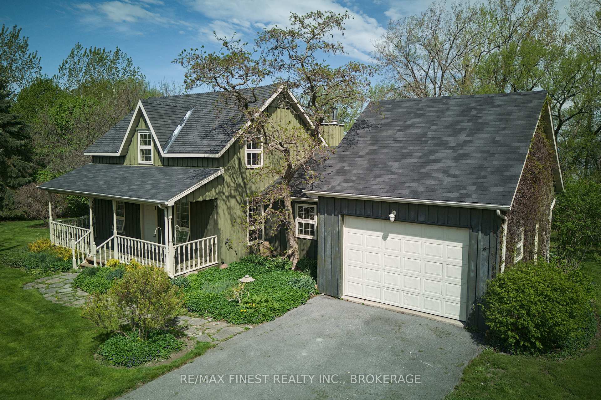 Photo of 9910 Front Road