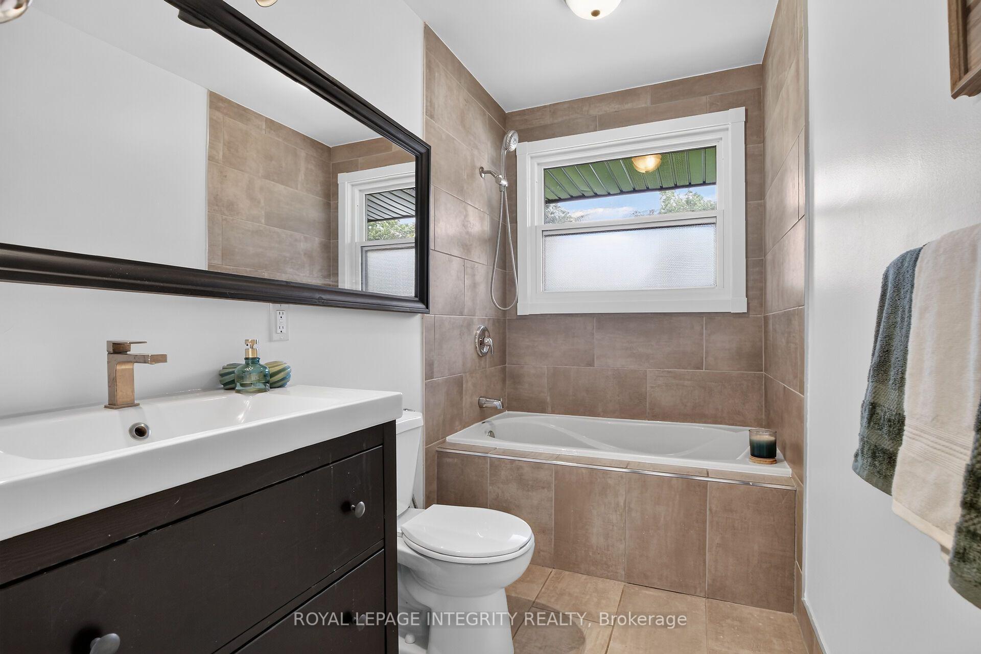 Photo 18 of 1213 Mcwatters Road, Ottawa, Queensway Terrace South/Ridgeview — HOMEH