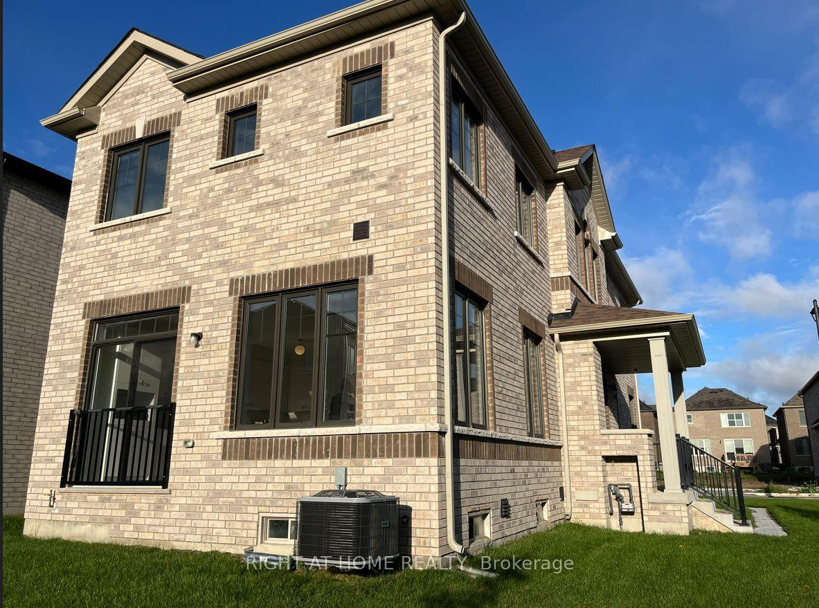 Photo 3 of 740 Apple Terrace, Milton, Cobban — HOMEH