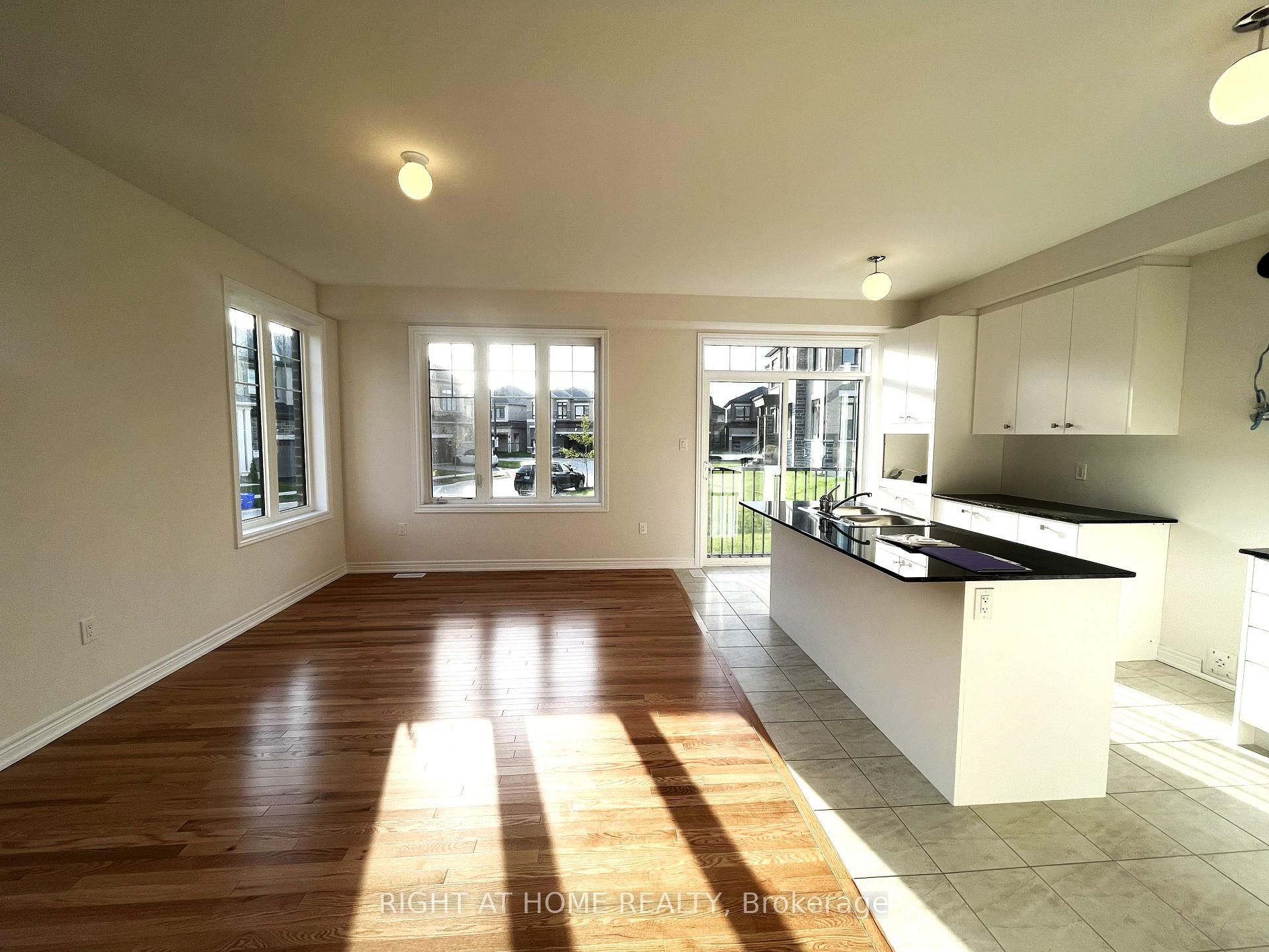 Photo 5 of 740 Apple Terrace, Milton, Cobban — HOMEH