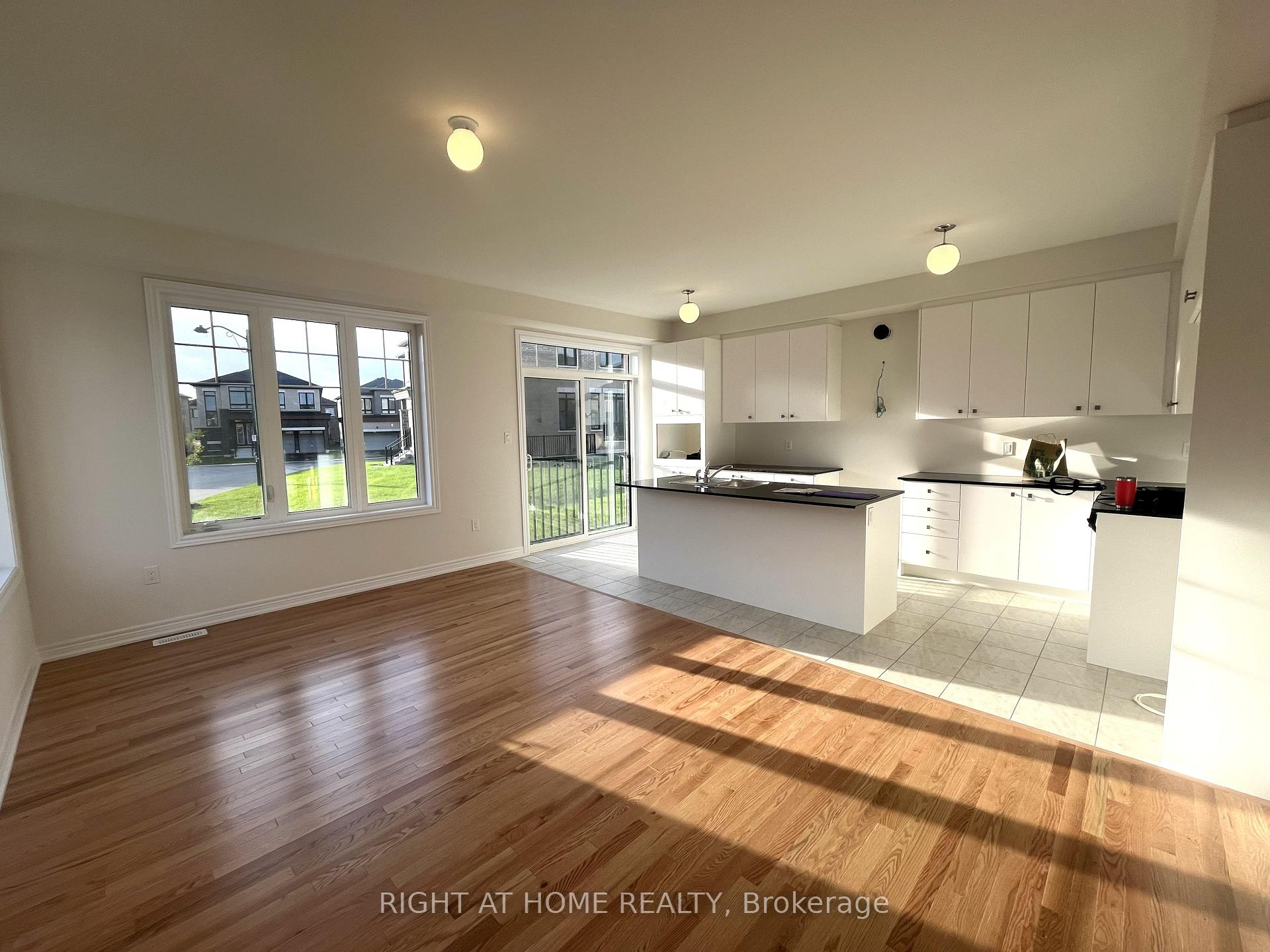 Photo 6 of 740 Apple Terrace, Milton, Cobban — HOMEH