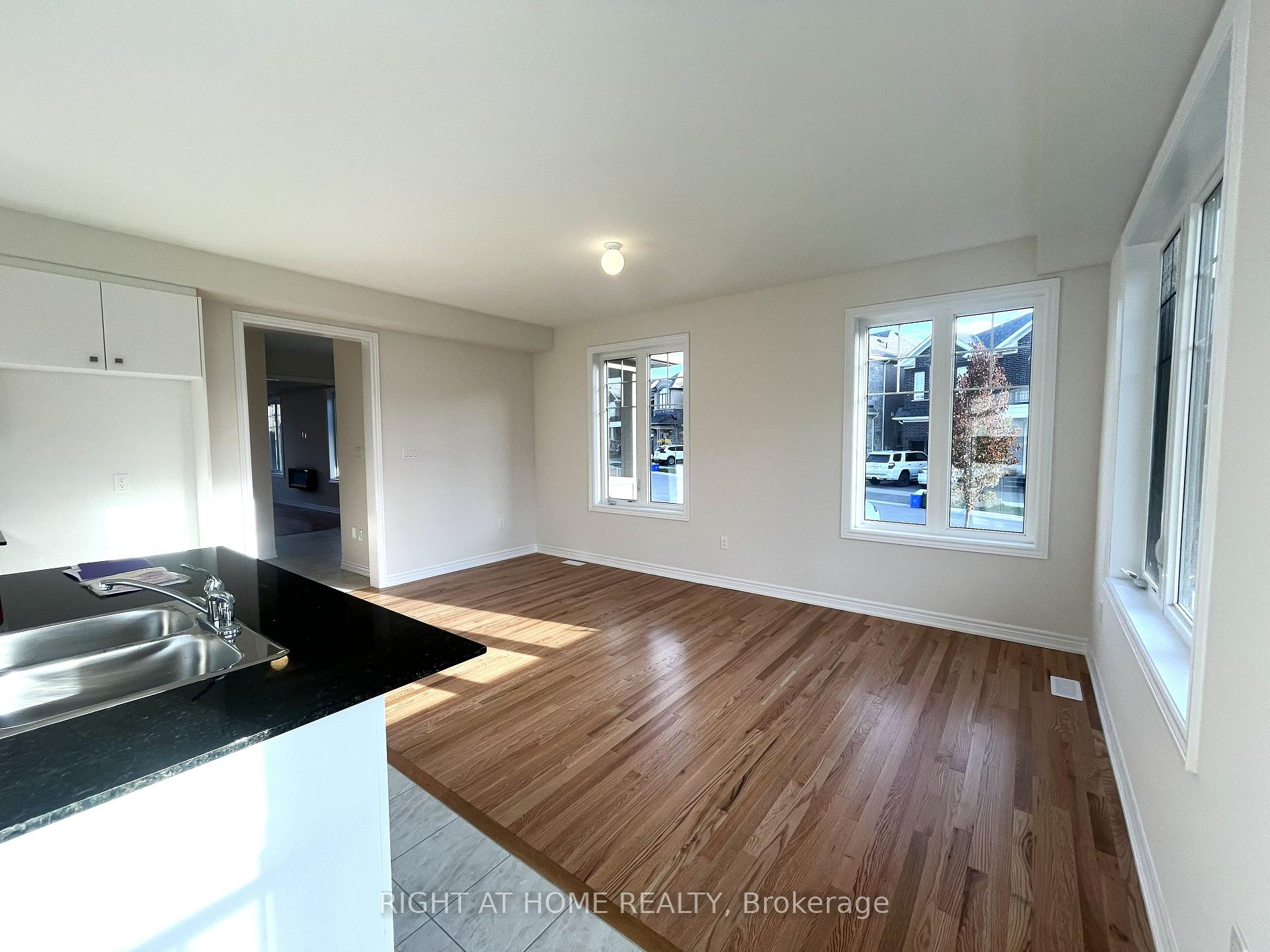 Photo 7 of 740 Apple Terrace, Milton, Cobban — HOMEH