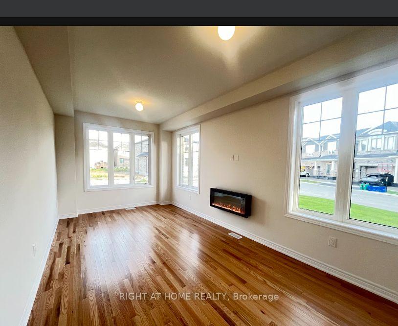 Photo 9 of 740 Apple Terrace, Milton, Cobban — HOMEH