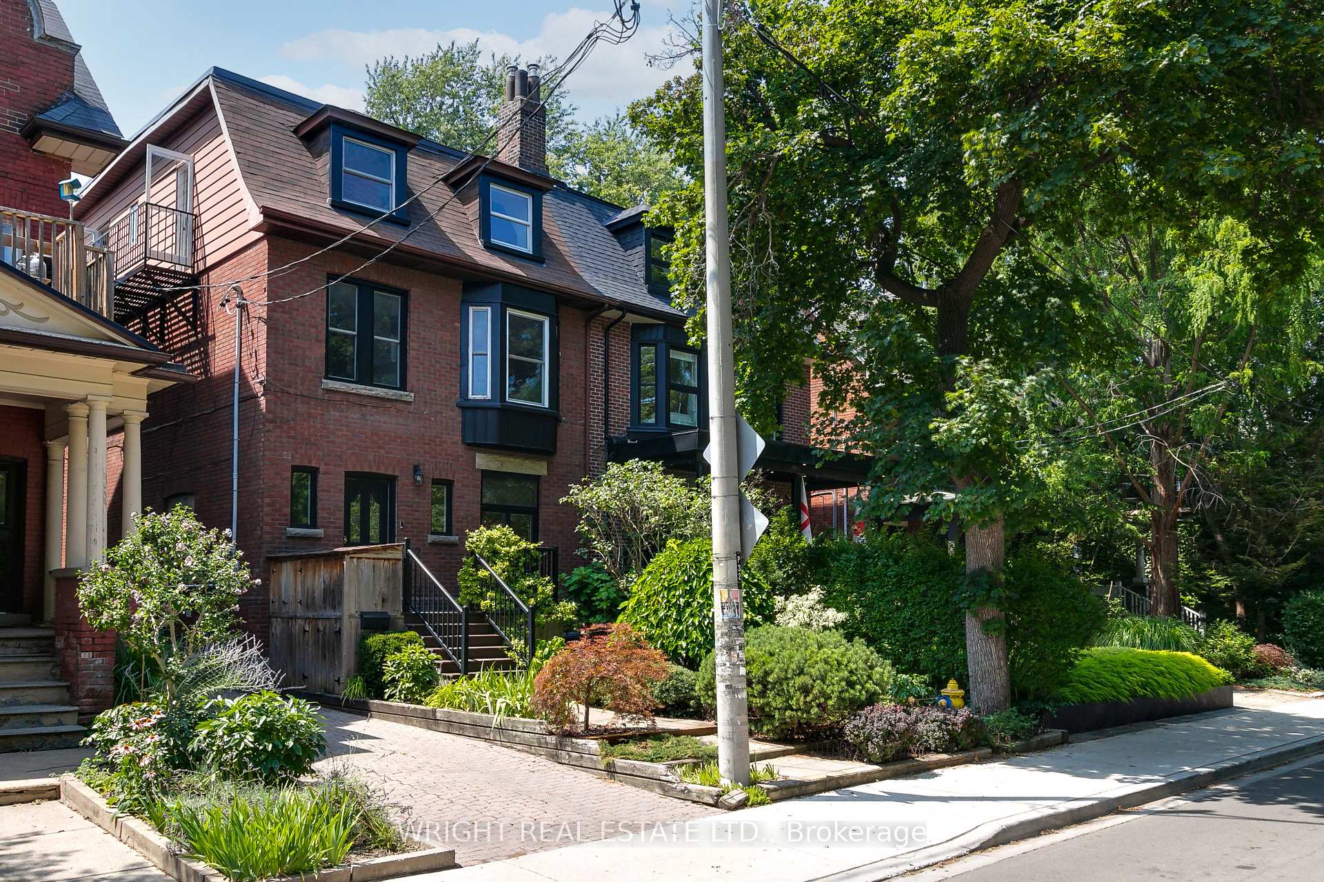 Photo 2 of 112 Albany Avenue, Toronto, The Annex — HOMEH