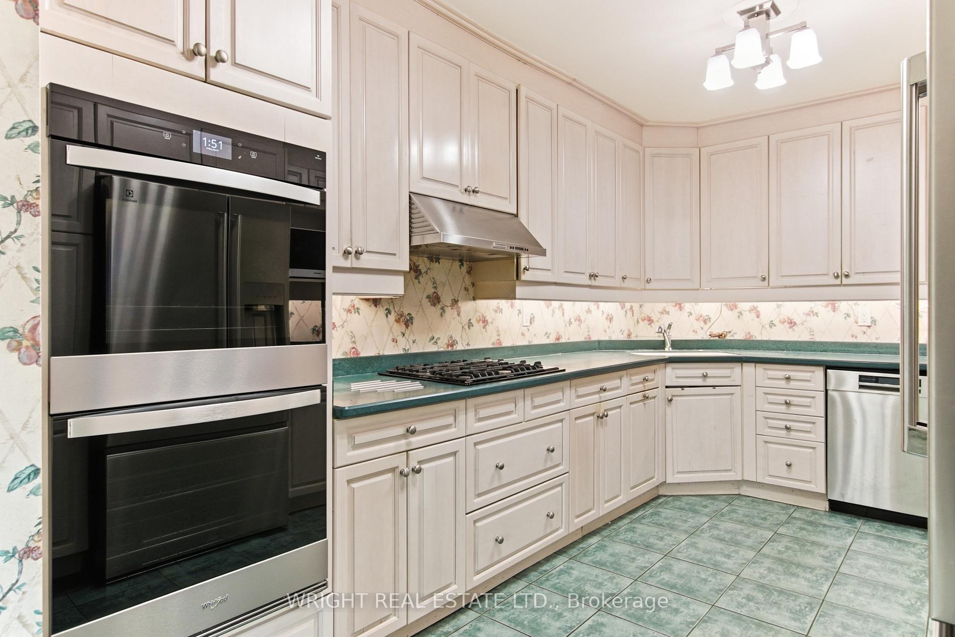 Photo 20 of 112 Albany Avenue, Toronto, The Annex — HOMEH
