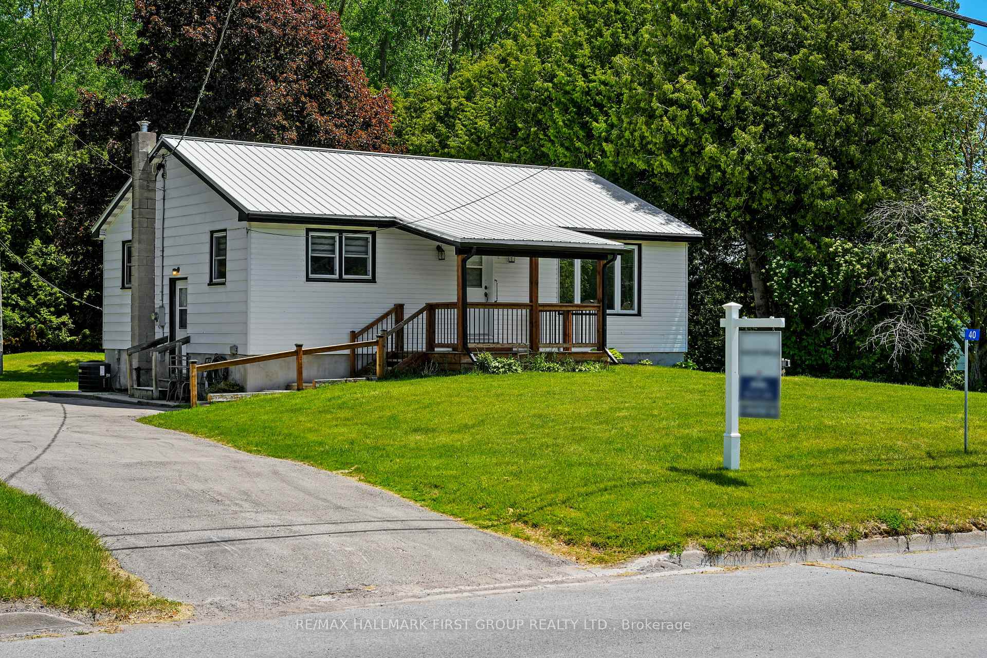 Photo 3 of 40 Whites Road, Quinte West, Sidney Ward — HOMEH