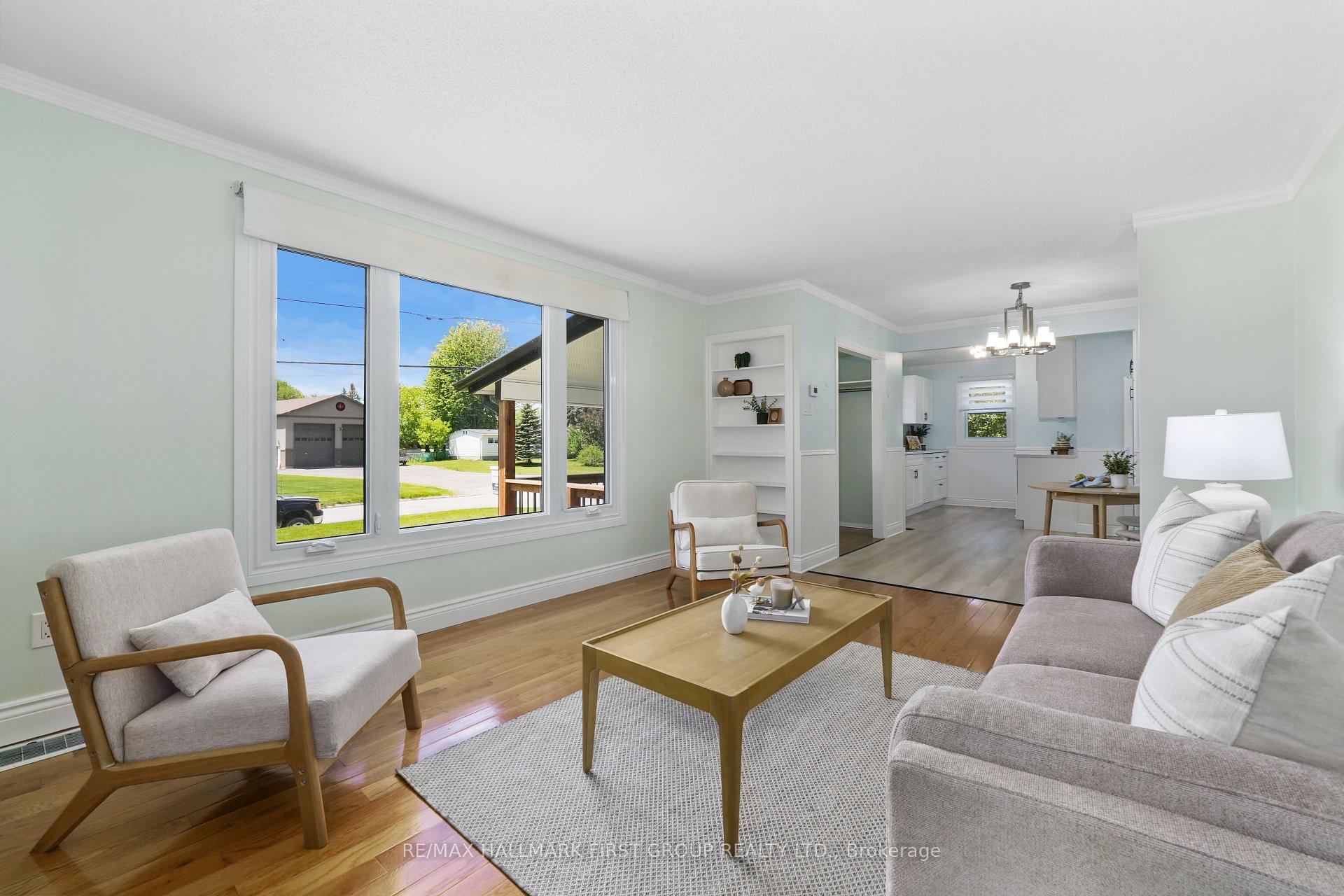 Photo 11 of 40 Whites Road, Quinte West, Sidney Ward — HOMEH