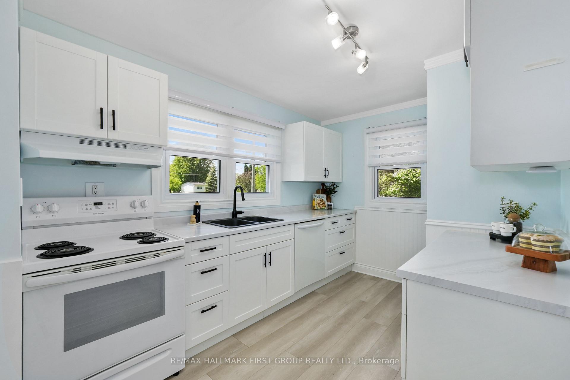 Photo 17 of 40 Whites Road, Quinte West, Sidney Ward — HOMEH