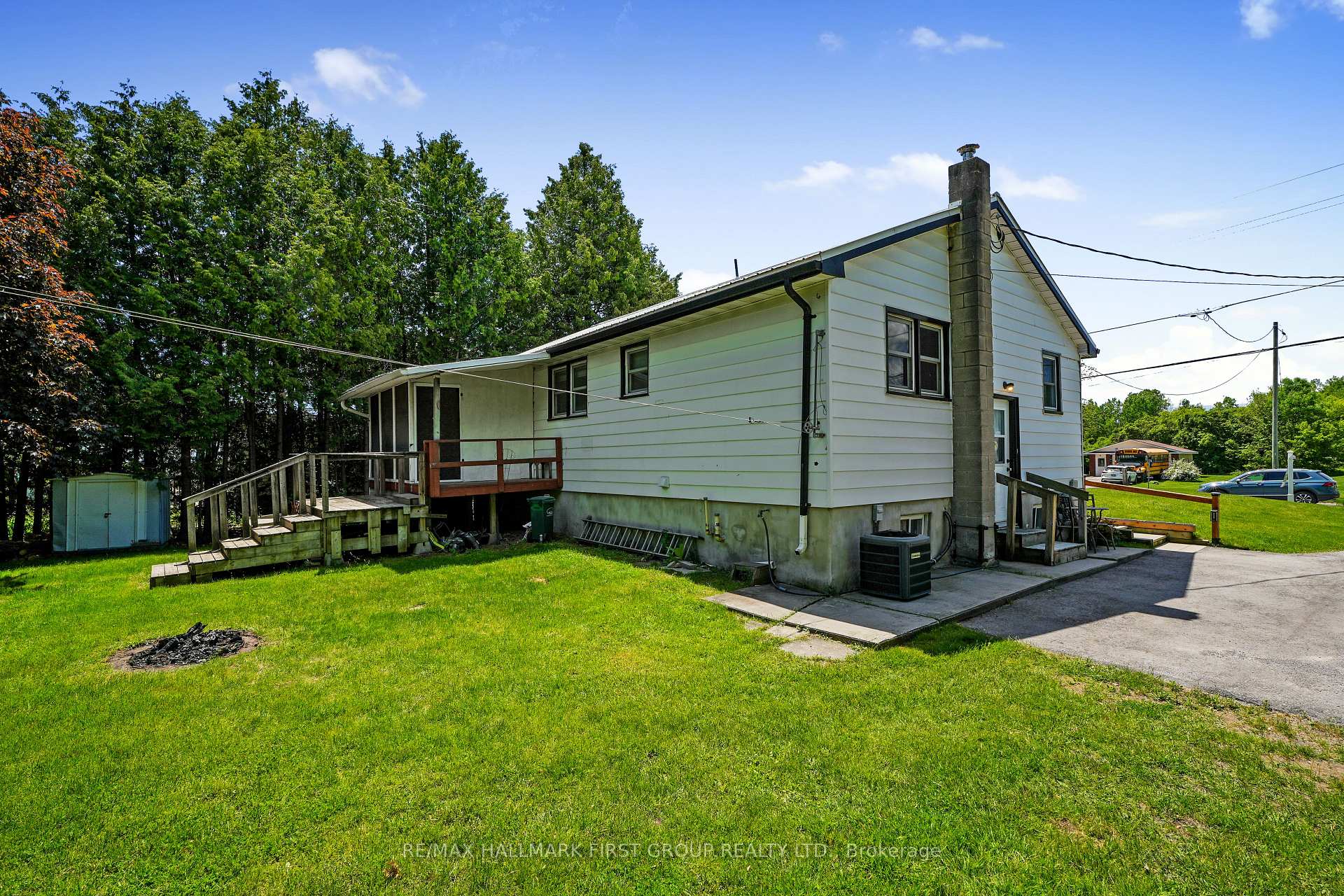 Photo 32 of 40 Whites Road, Quinte West, Sidney Ward — HOMEH