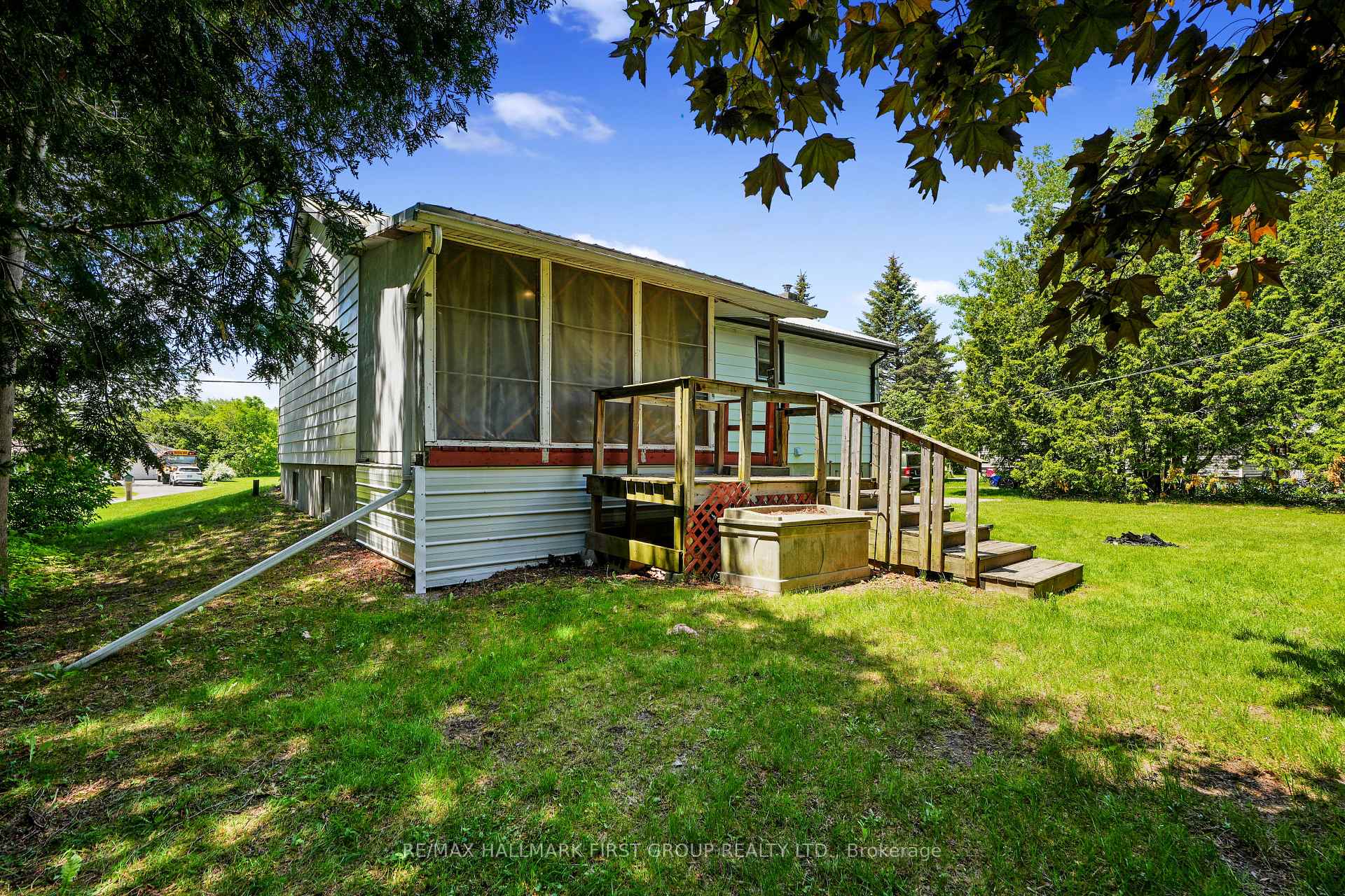 Photo 34 of 40 Whites Road, Quinte West, Sidney Ward — HOMEH