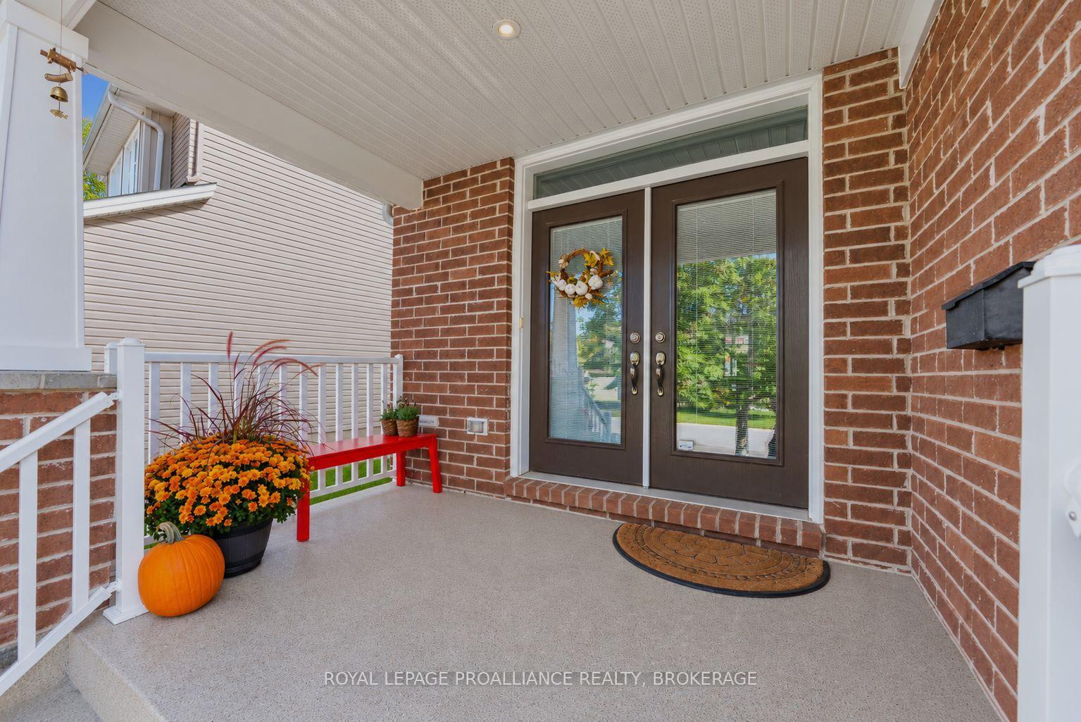 Photo 3 of 1369 Waterside Way, Kingston, Kingston East (Incl Barret Crt) — HOMEH