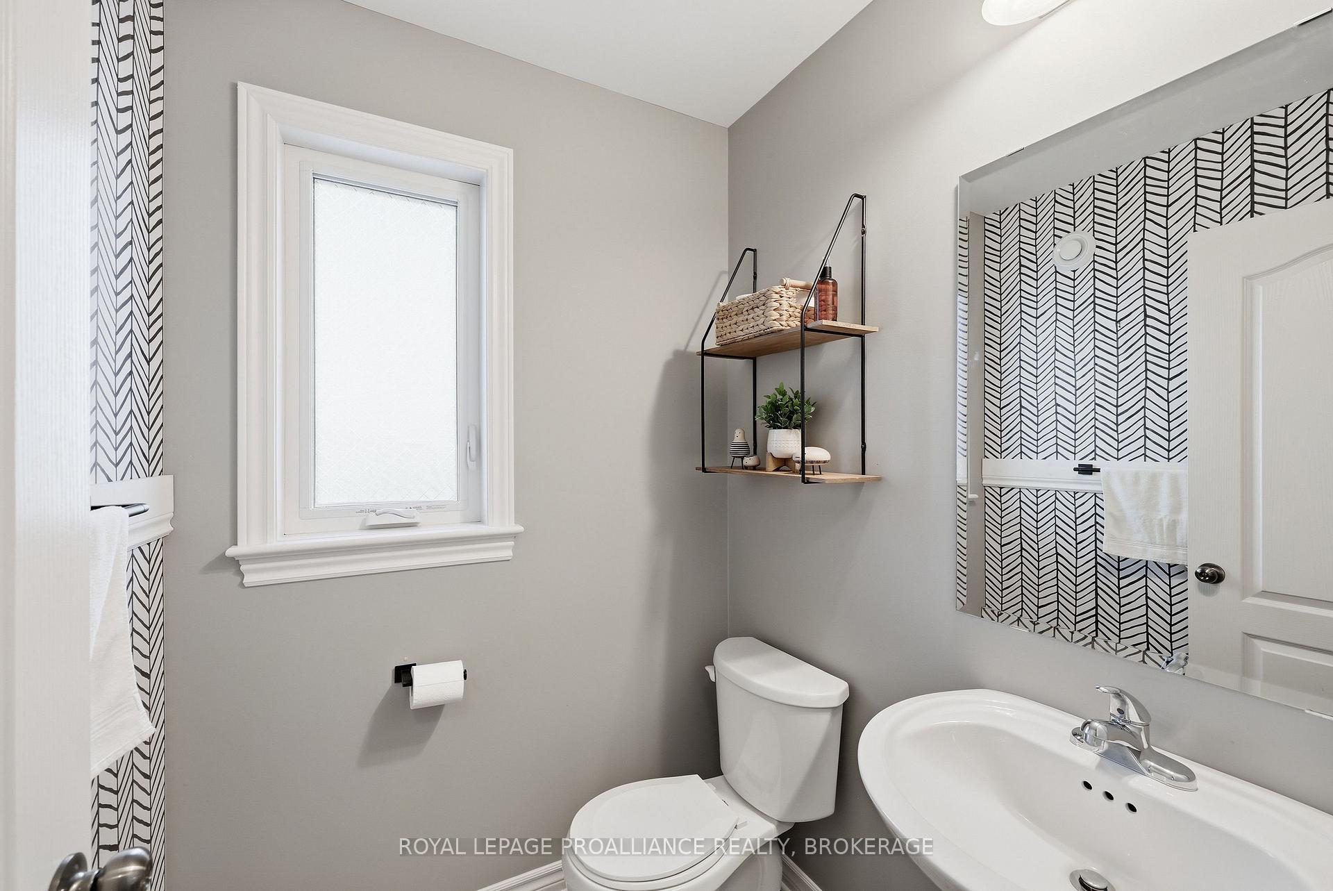 Photo 33 of 1369 Waterside Way, Kingston, Kingston East (Incl Barret Crt) — HOMEH