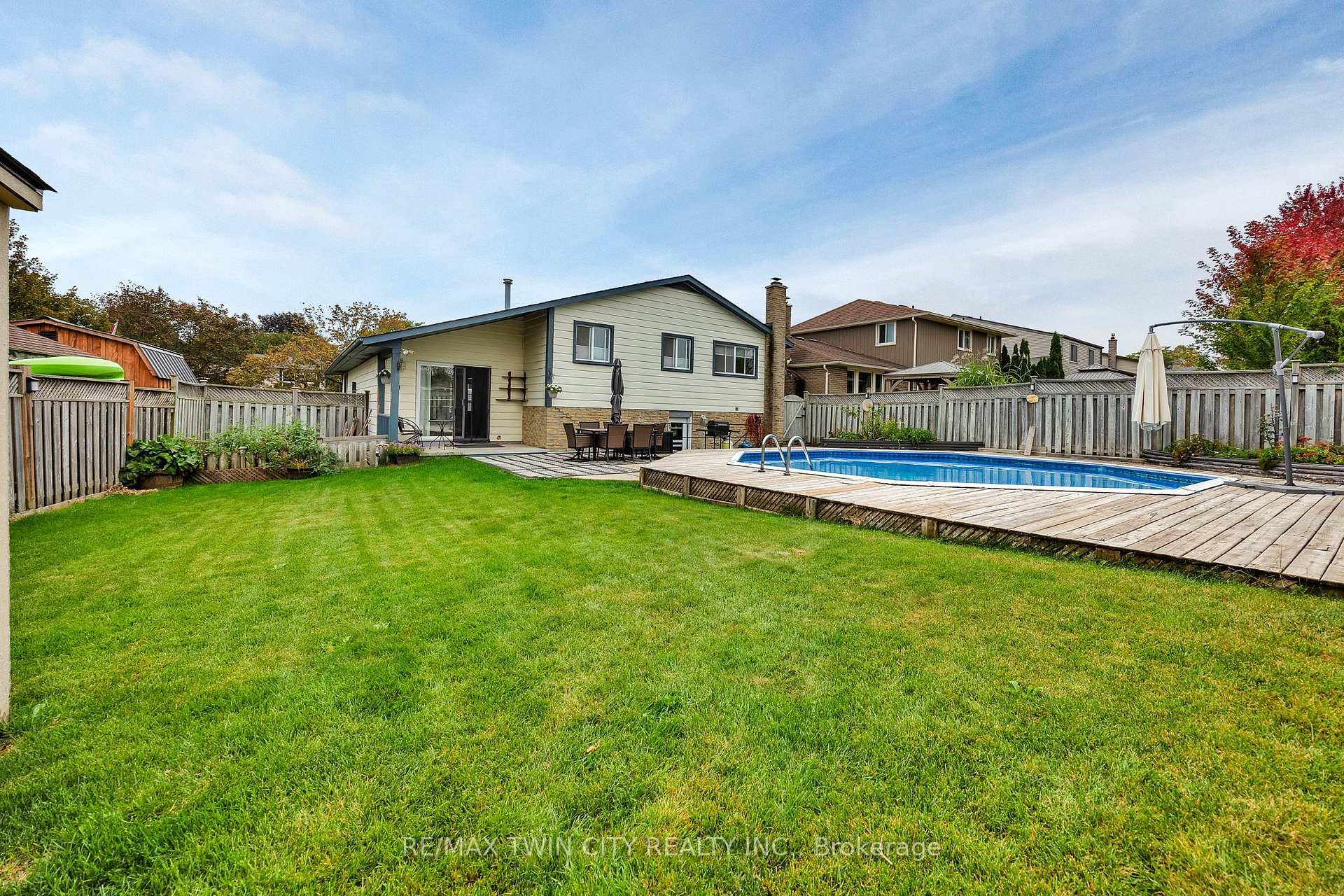 Photo 2 of 42 Blackwell Drive, Kitchener, Highland West — HOMEH