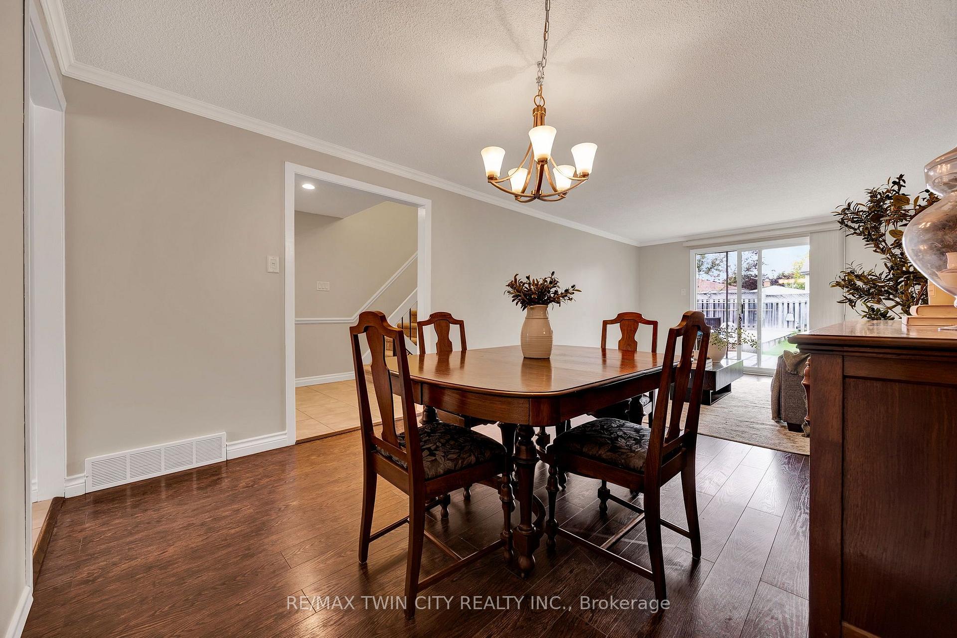 Photo 10 of 42 Blackwell Drive, Kitchener, Highland West — HOMEH