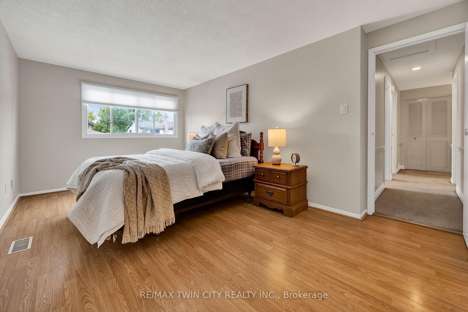 Photo 12 of 42 Blackwell Drive, Kitchener, Highland West — HOMEH