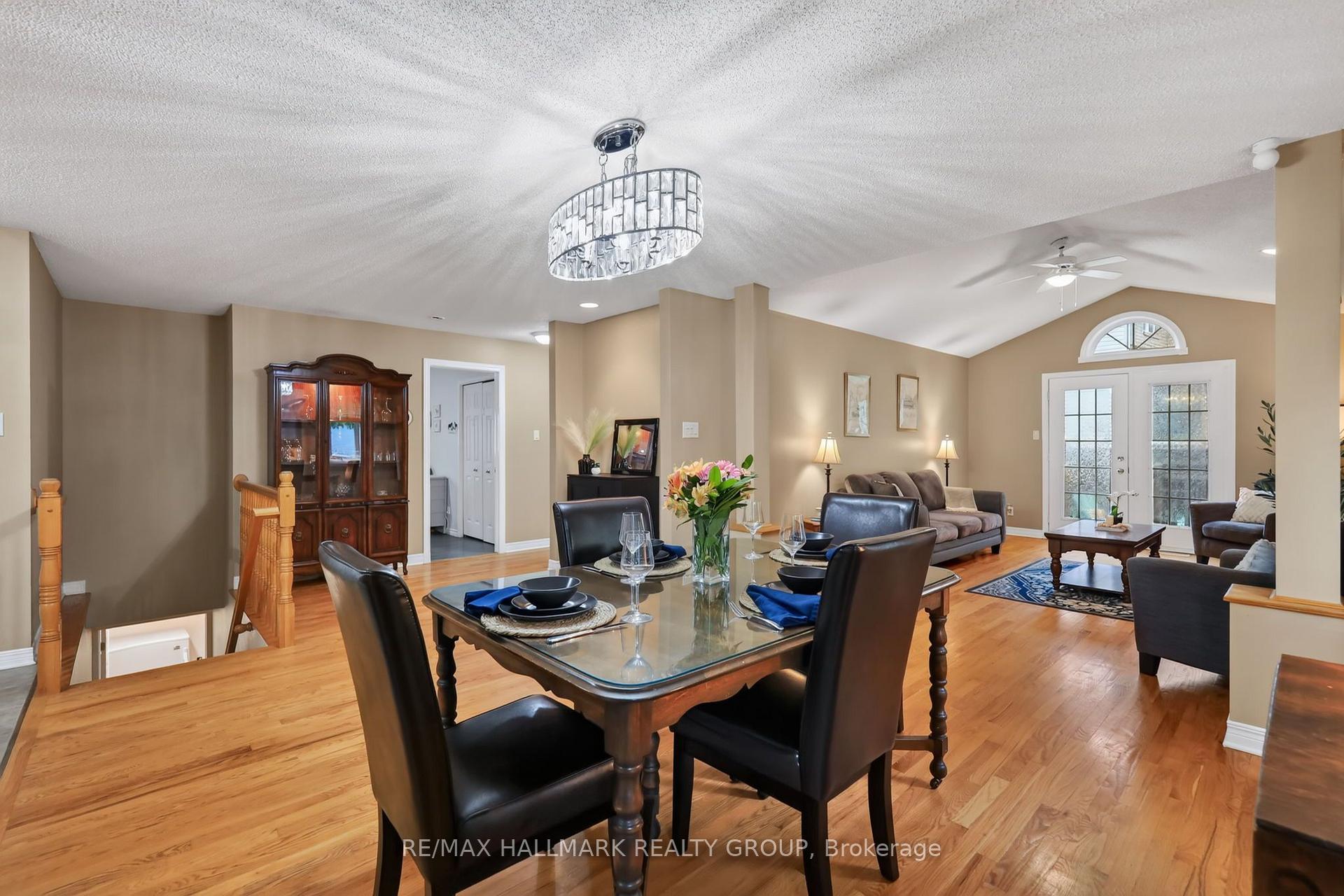 Photo 12 of 23 North Harrow Drive, Ottawa, Barrhaven - Longfields — HOMEH