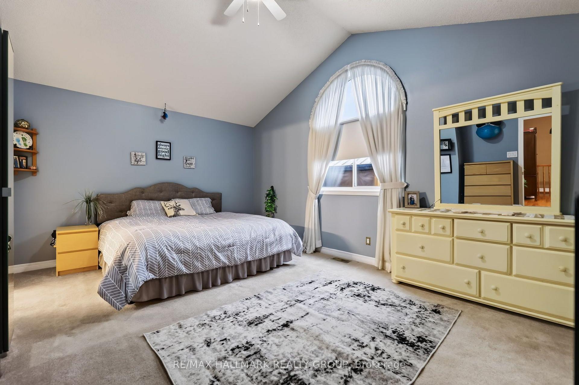 Photo 13 of 23 North Harrow Drive, Ottawa, Barrhaven - Longfields — HOMEH