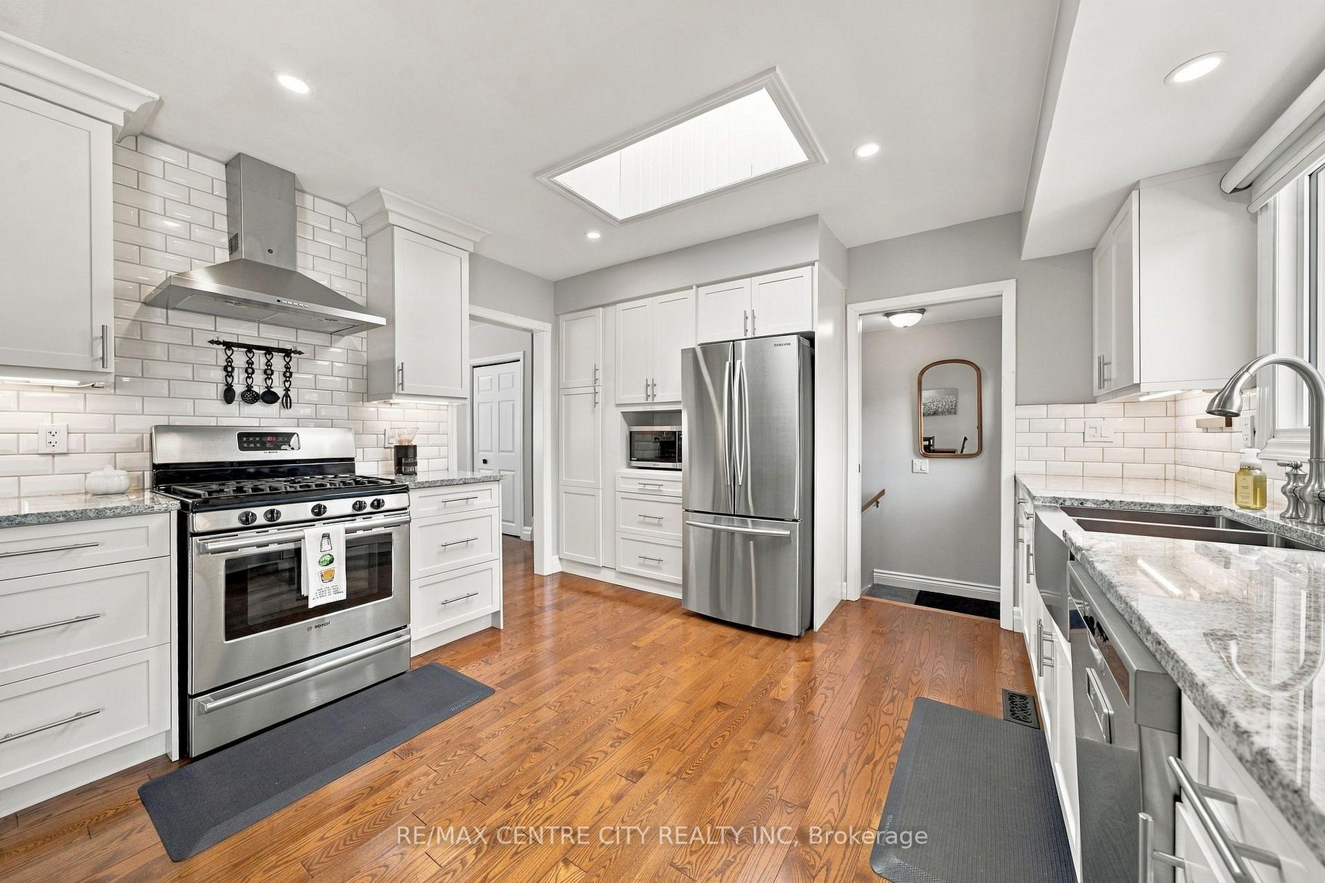 Photo 12 of 96 Tweed Crescent, London, North H — HOMEH