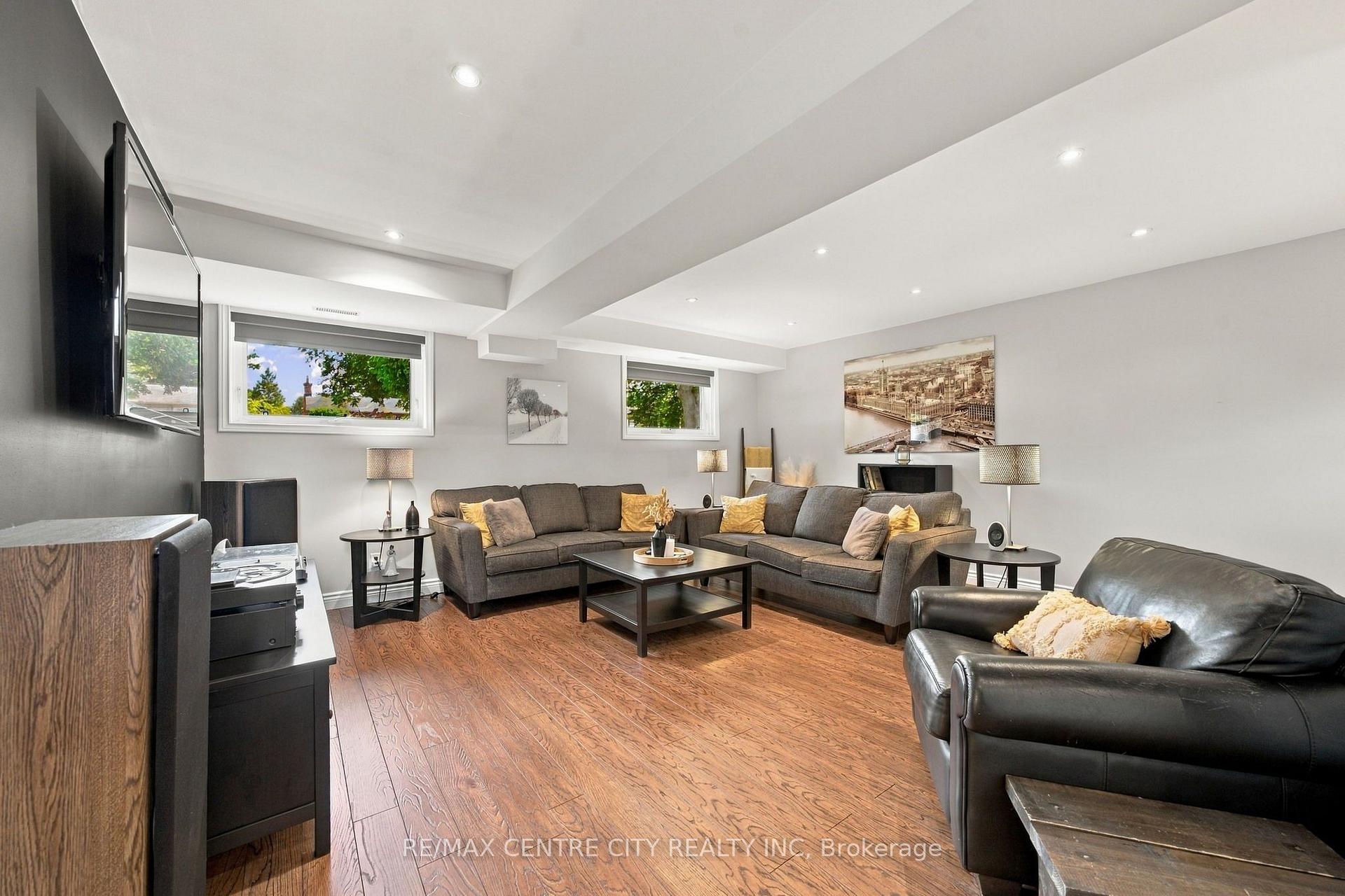Photo 27 of 96 Tweed Crescent, London, North H — HOMEH