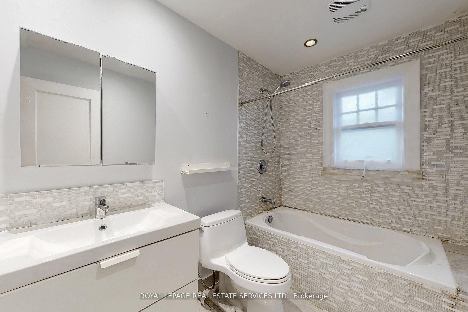 Photo 26 of 89 Oriole Parkway, Toronto, Yonge-St. Clair — HOMEH