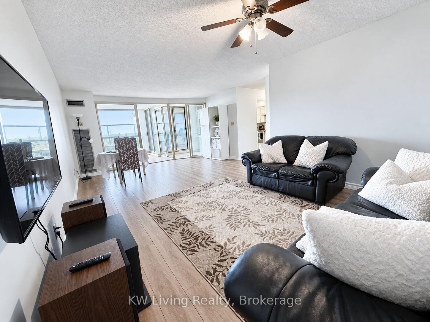 Photo 5 of Unit 818, 175 Bamburgh Circle, Scarborough, Guildwood — HOMEH