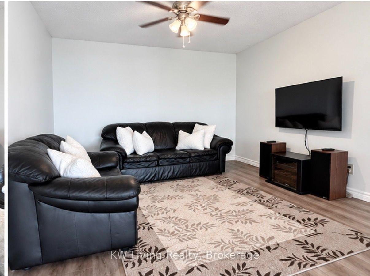 Photo 6 of Unit 818, 175 Bamburgh Circle, Scarborough, Guildwood — HOMEH