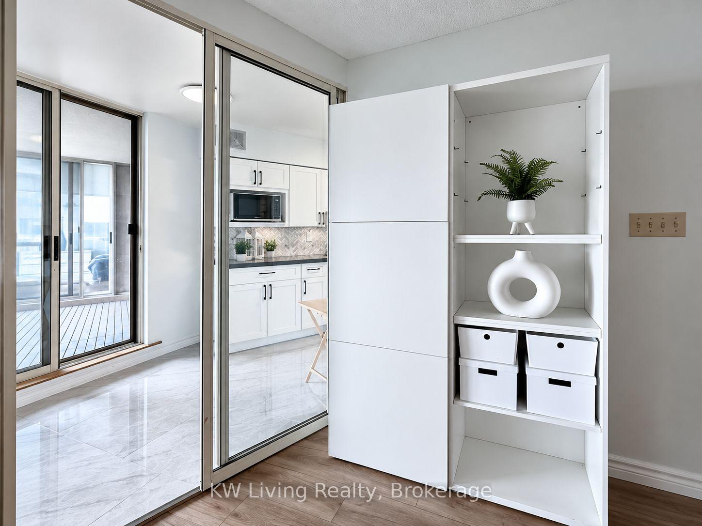 Photo 8 of Unit 818, 175 Bamburgh Circle, Scarborough, Guildwood — HOMEH