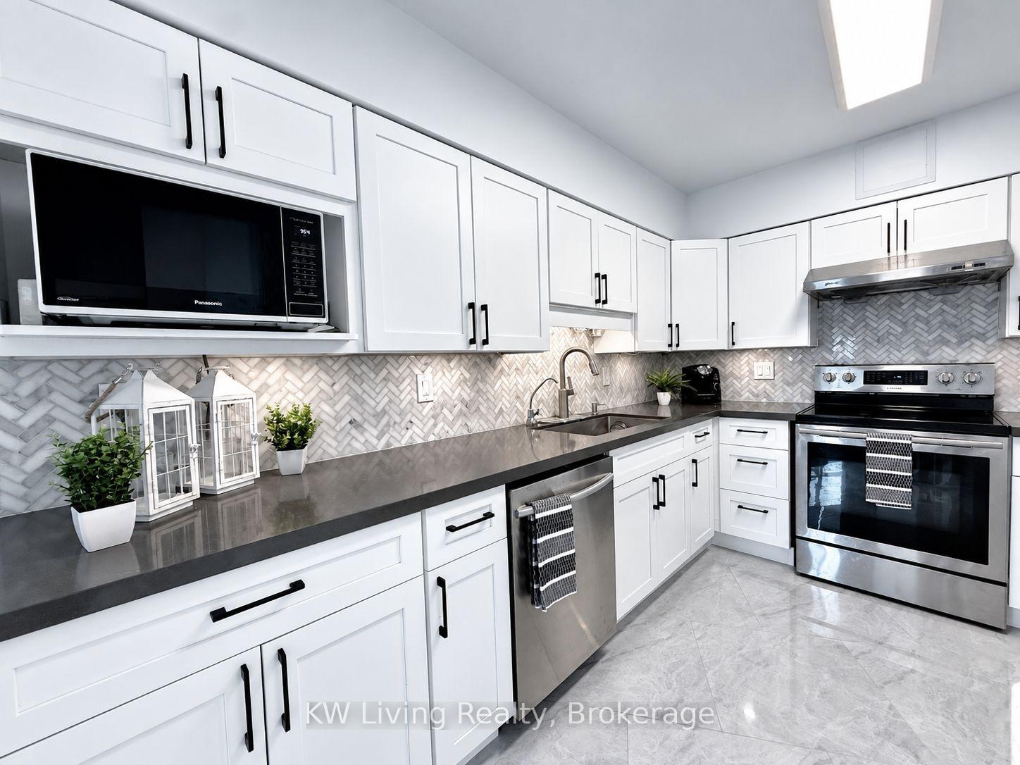 Photo 11 of Unit 818, 175 Bamburgh Circle, Scarborough, Guildwood — HOMEH