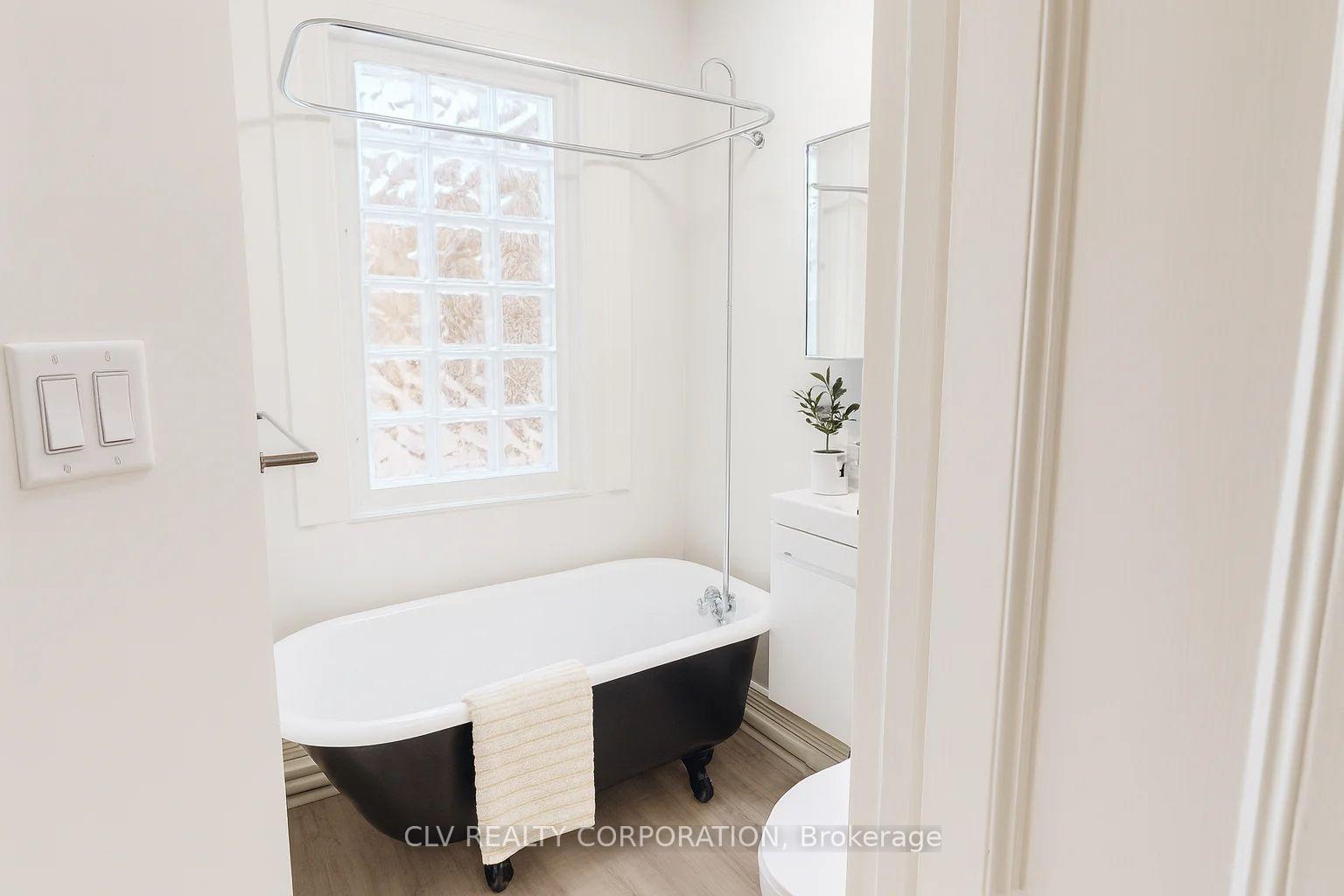 Photo 3 of Unit 5, 46 Maclaren Street, Ottawa, Ottawa Centre/Golden Triangle — HOMEH