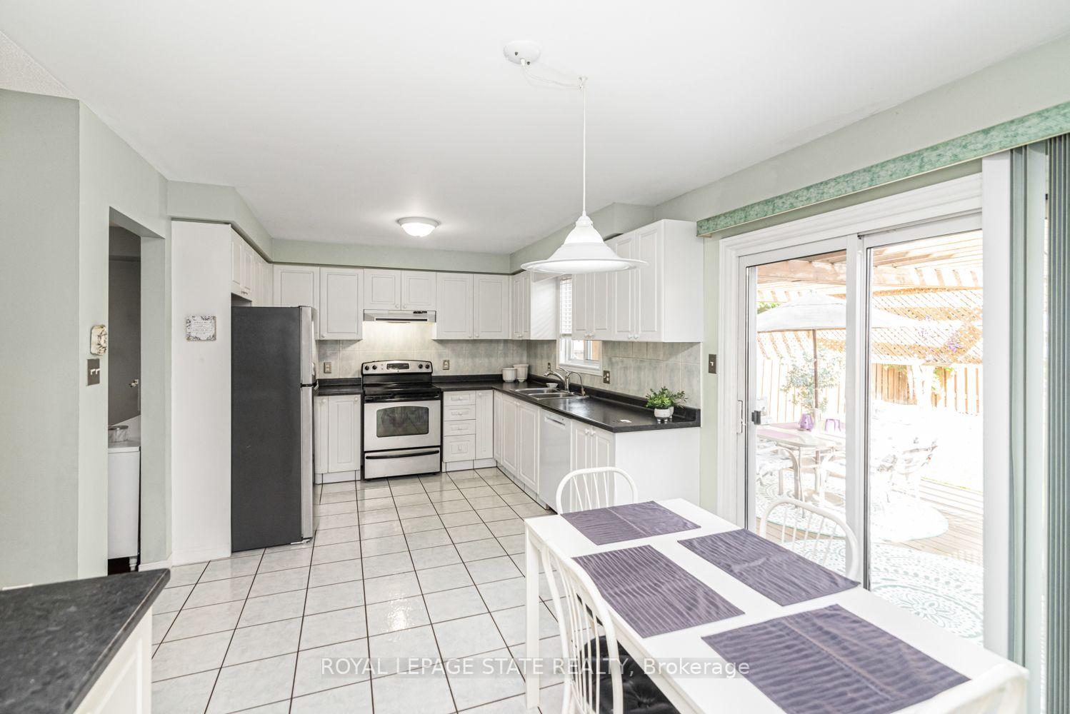 Photo 17 of 10 Richview Drive, Hamilton, Falkirk — HOMEH