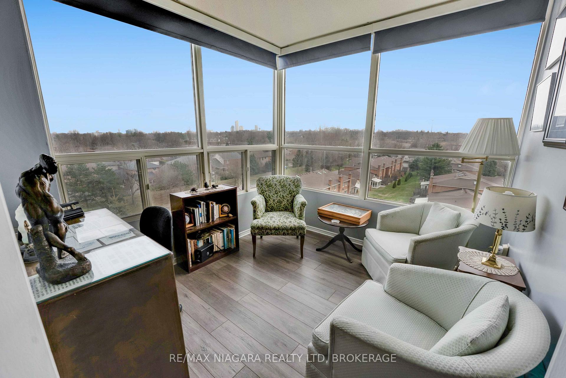 Photo 20 of Unit 702, 5100 Dorchester Road E, Niagara Falls, Morrison — HOMEH