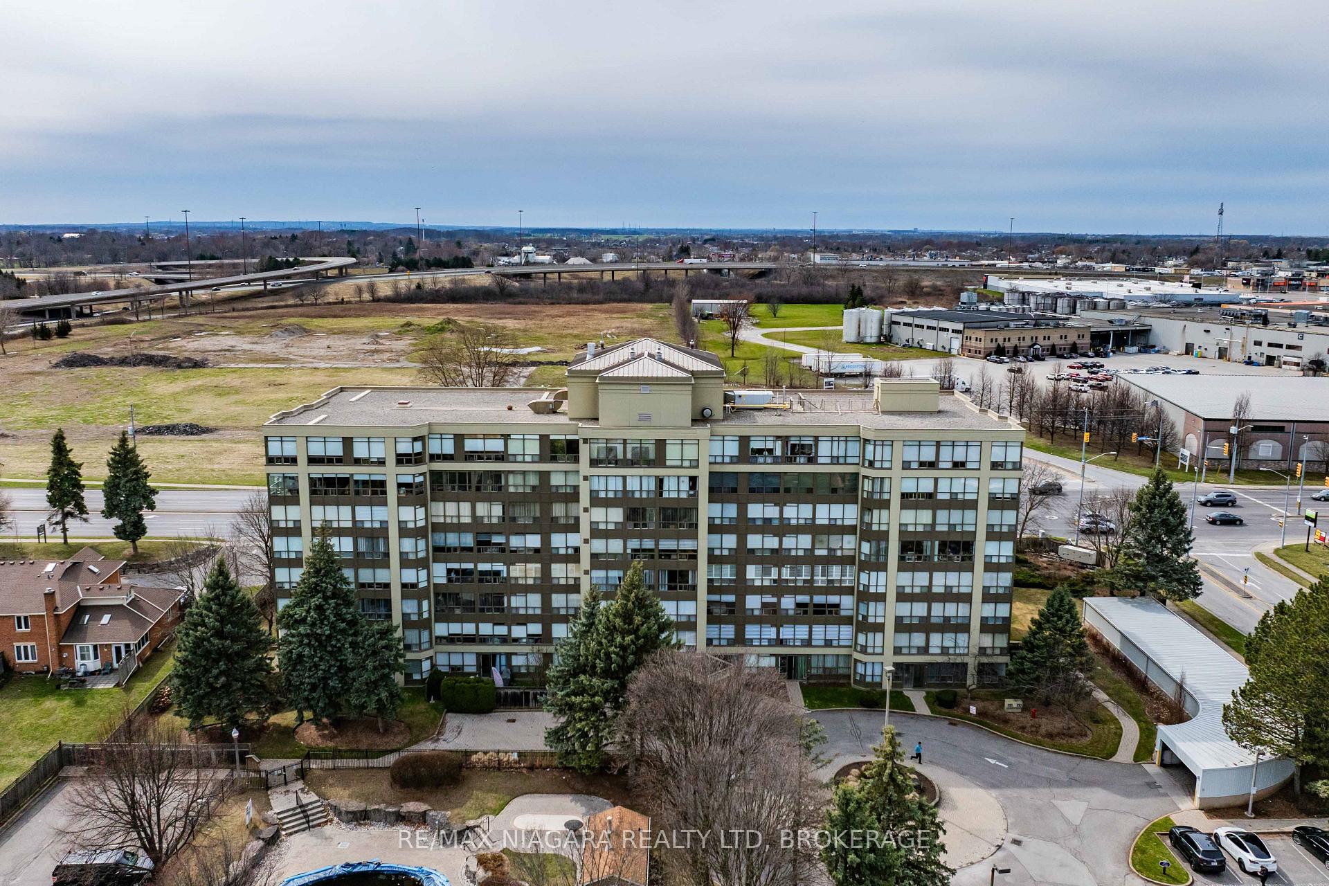 Photo 38 of Unit 702, 5100 Dorchester Road E, Niagara Falls, Morrison — HOMEH