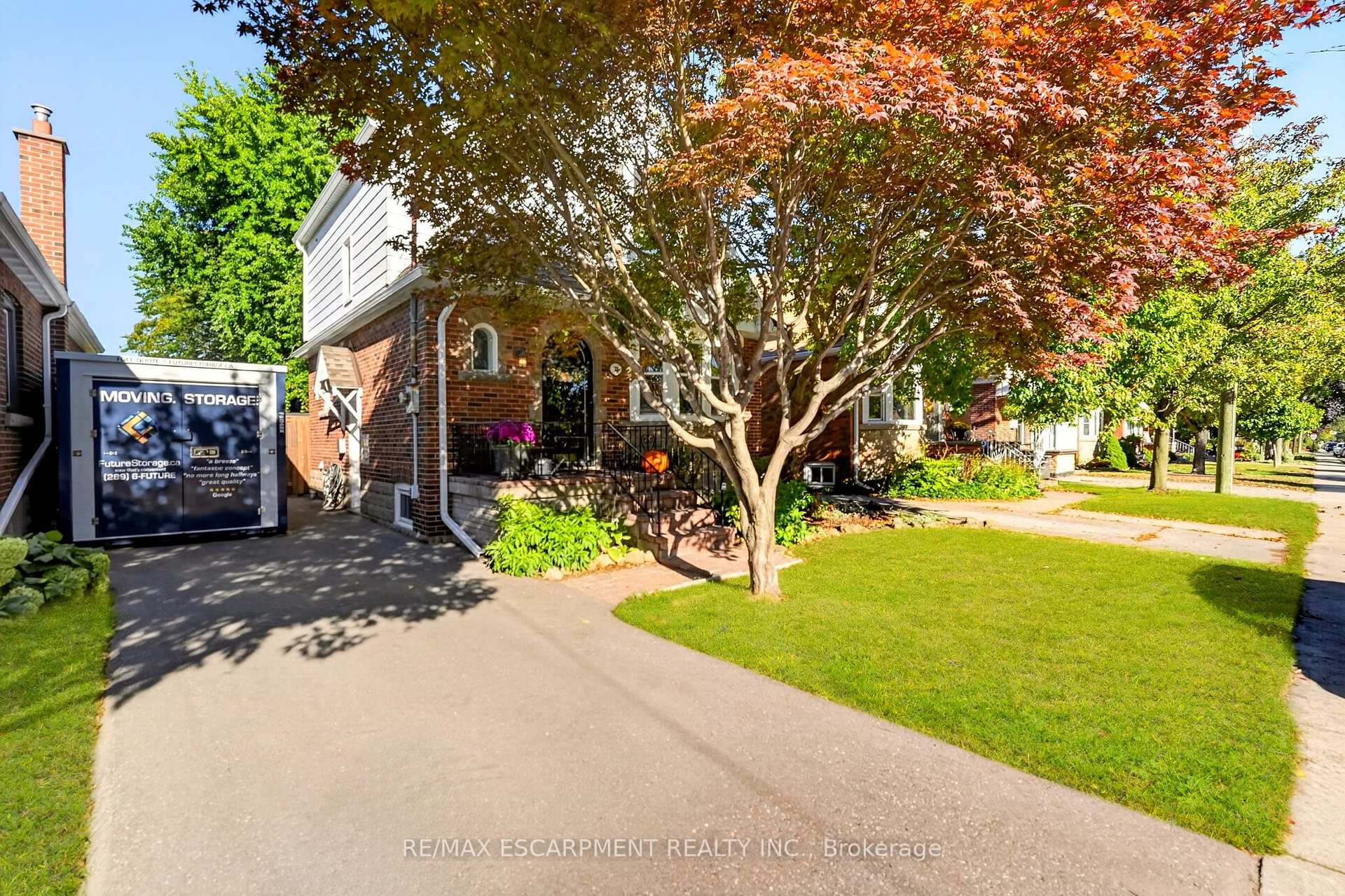 Photo 3 of 78 Cameron Avenue S, Hamilton, Bartonville — HOMEH