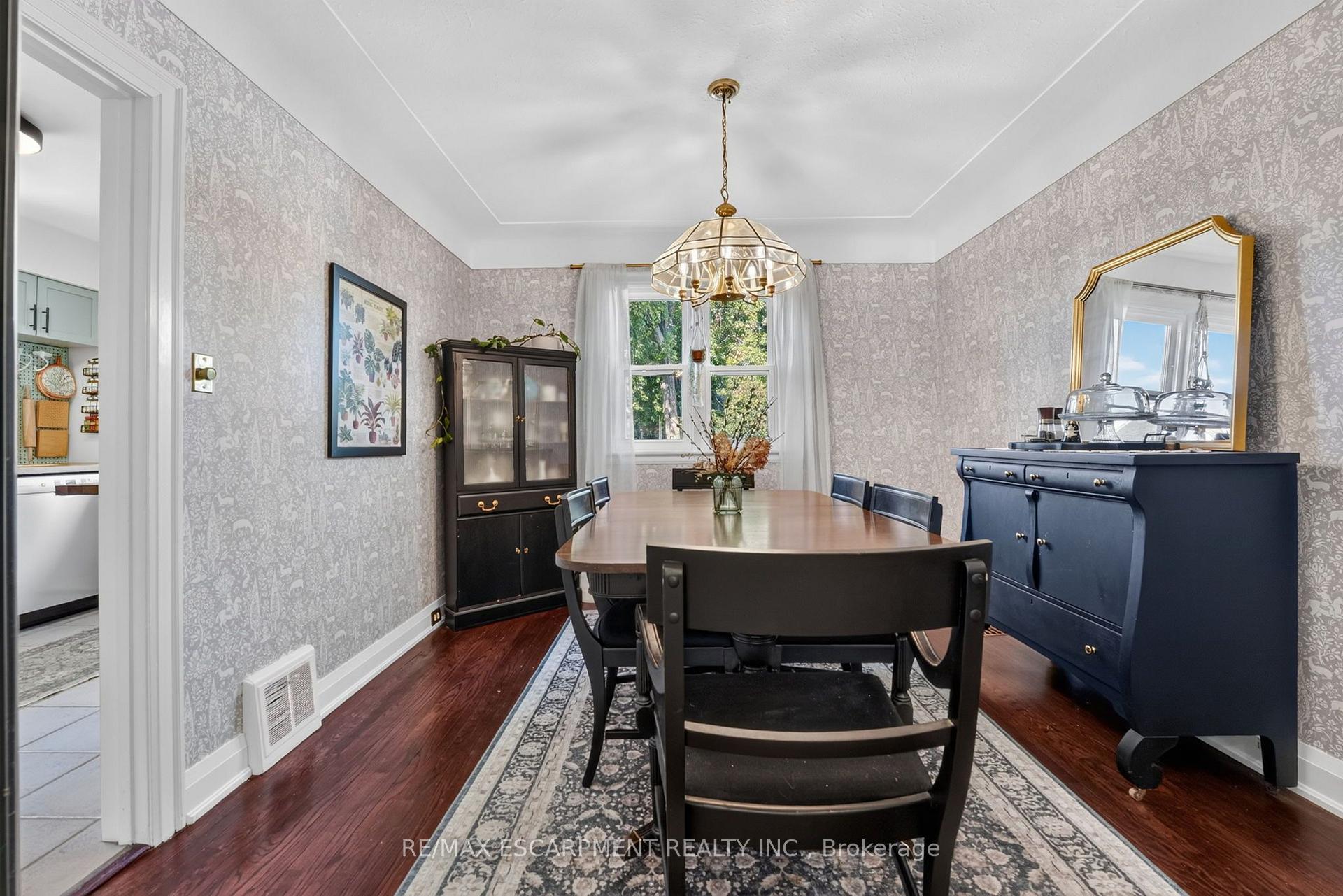 Photo 14 of 78 Cameron Avenue S, Hamilton, Bartonville — HOMEH