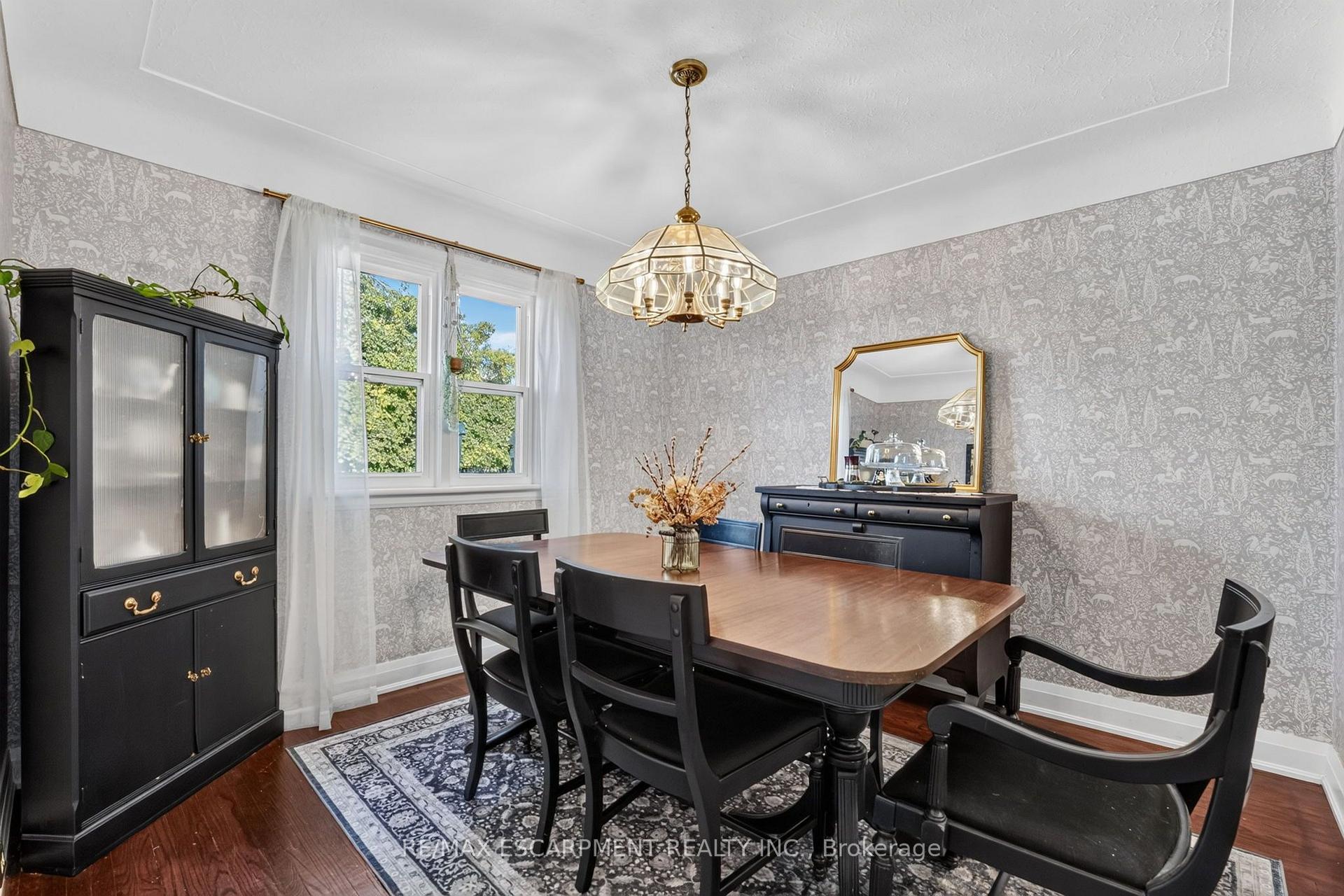 Photo 15 of 78 Cameron Avenue S, Hamilton, Bartonville — HOMEH