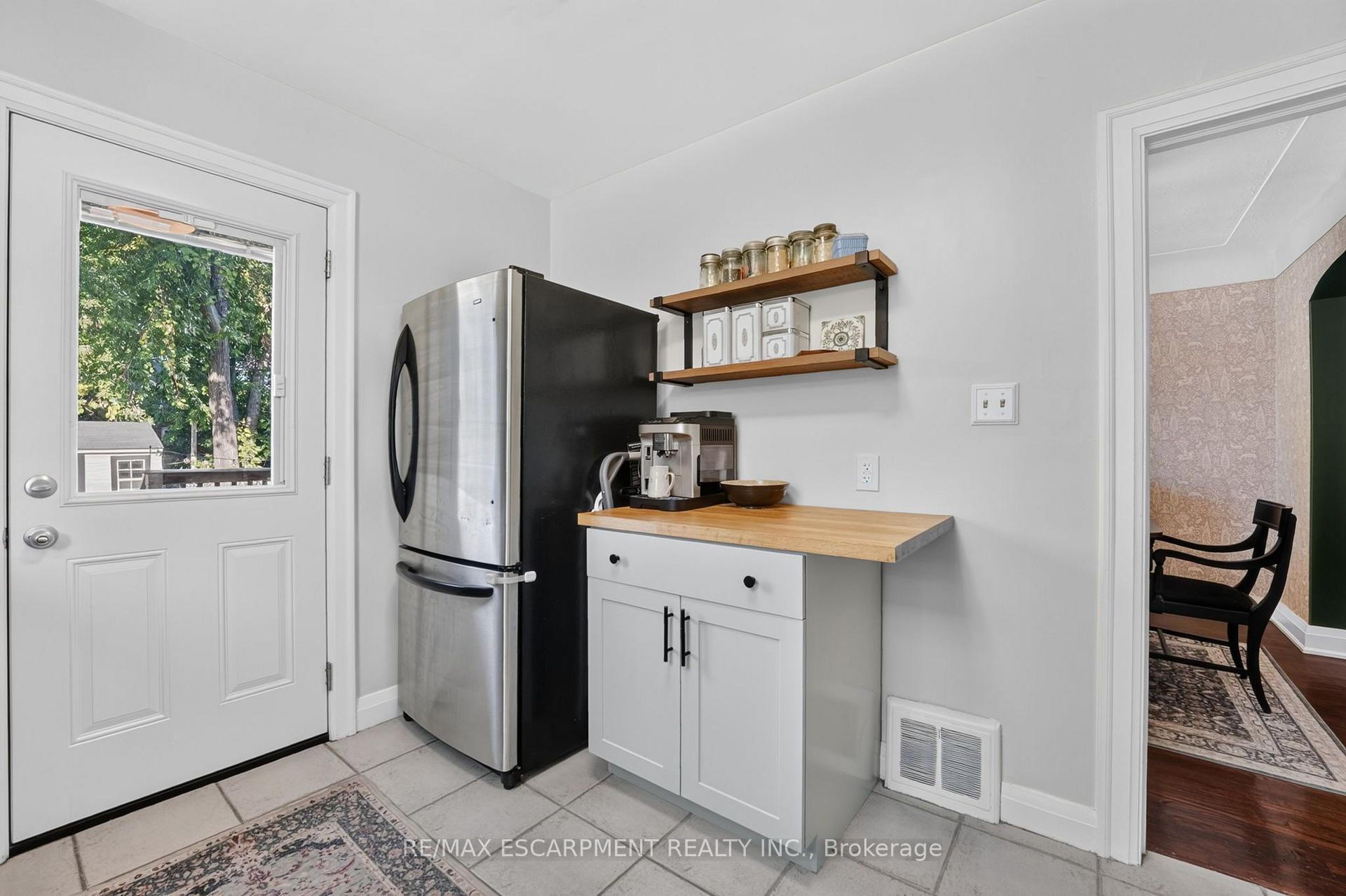 Photo 18 of 78 Cameron Avenue S, Hamilton, Bartonville — HOMEH