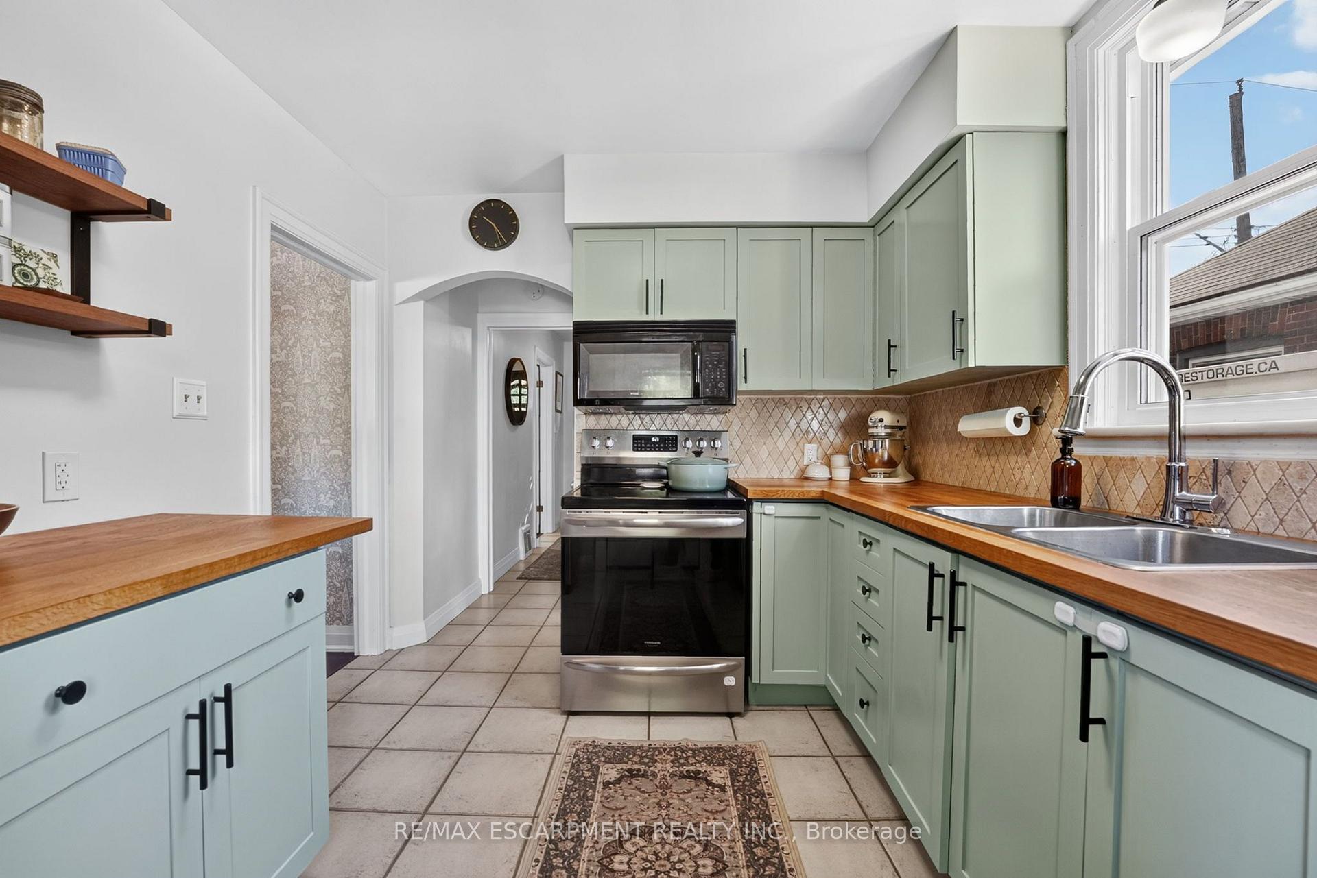 Photo 19 of 78 Cameron Avenue S, Hamilton, Bartonville — HOMEH